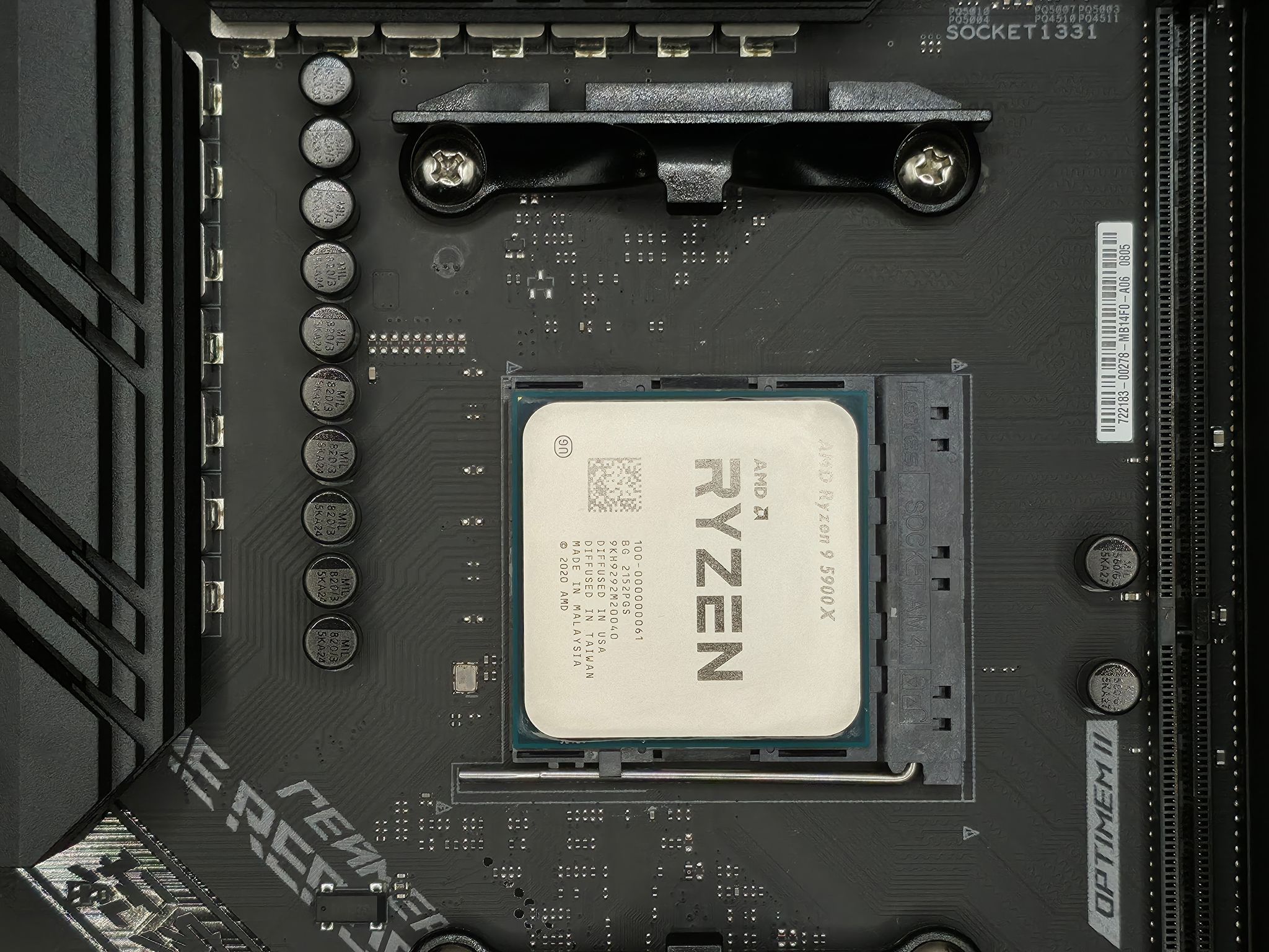 AMD Ryzen 9 5900x with Asus ROG Strix B550-F Gaming Mobo, 32 GB CORSAIR VENGEANCE RGB DDR4 3600MHz