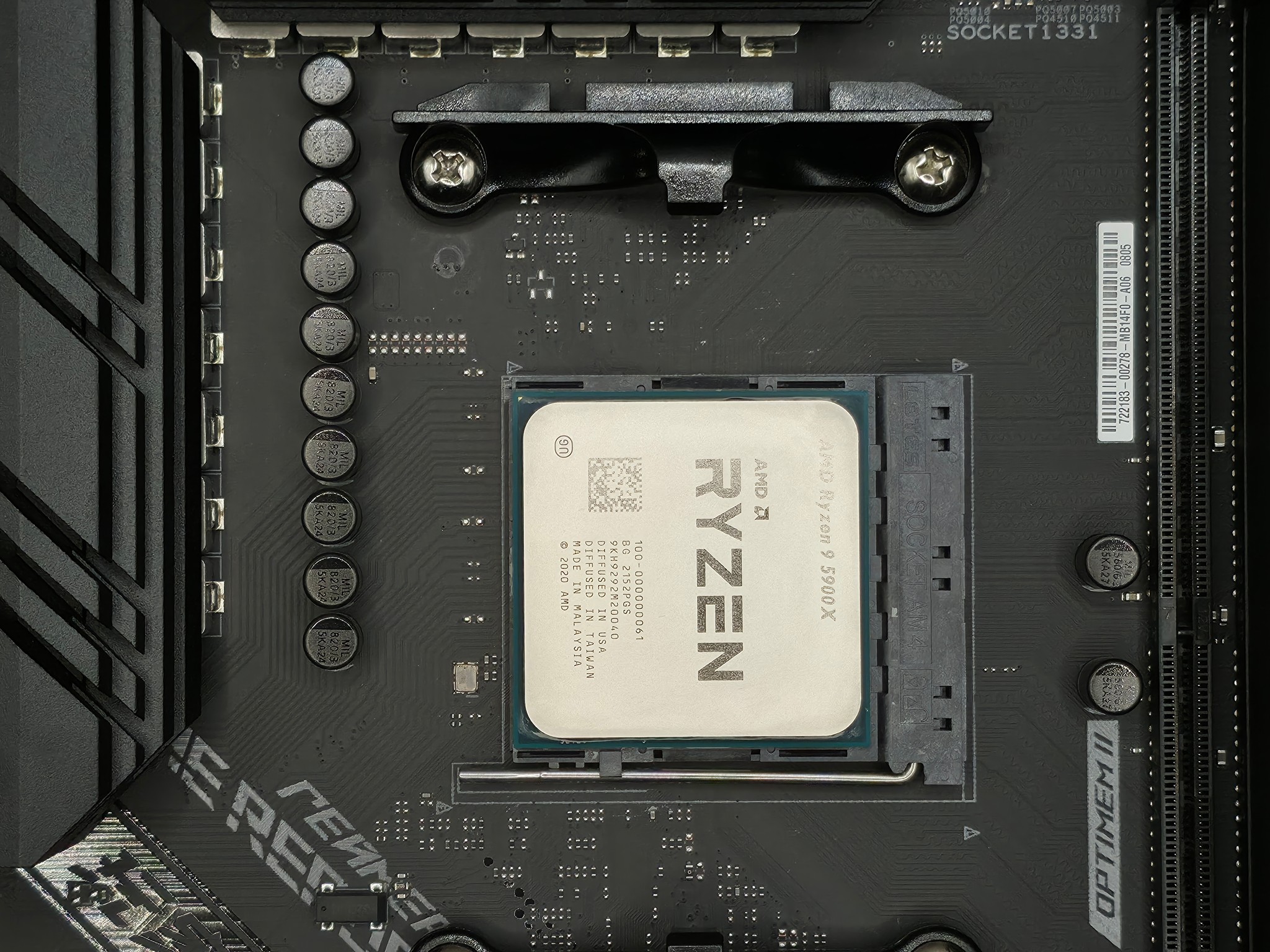 AMD Ryzen 9 5900x with Asus ROG Strix B550-F Gaming Mobo, 32 GB CORSAIR VENGEANCE RGB DDR4 3600MHz
