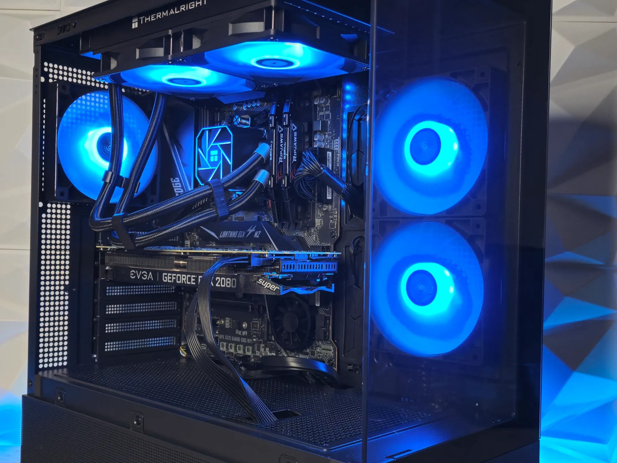 RTX 2080 Super - Ryzen 9 3900x - 32 GB Ram - WiFi - 1TB SSD