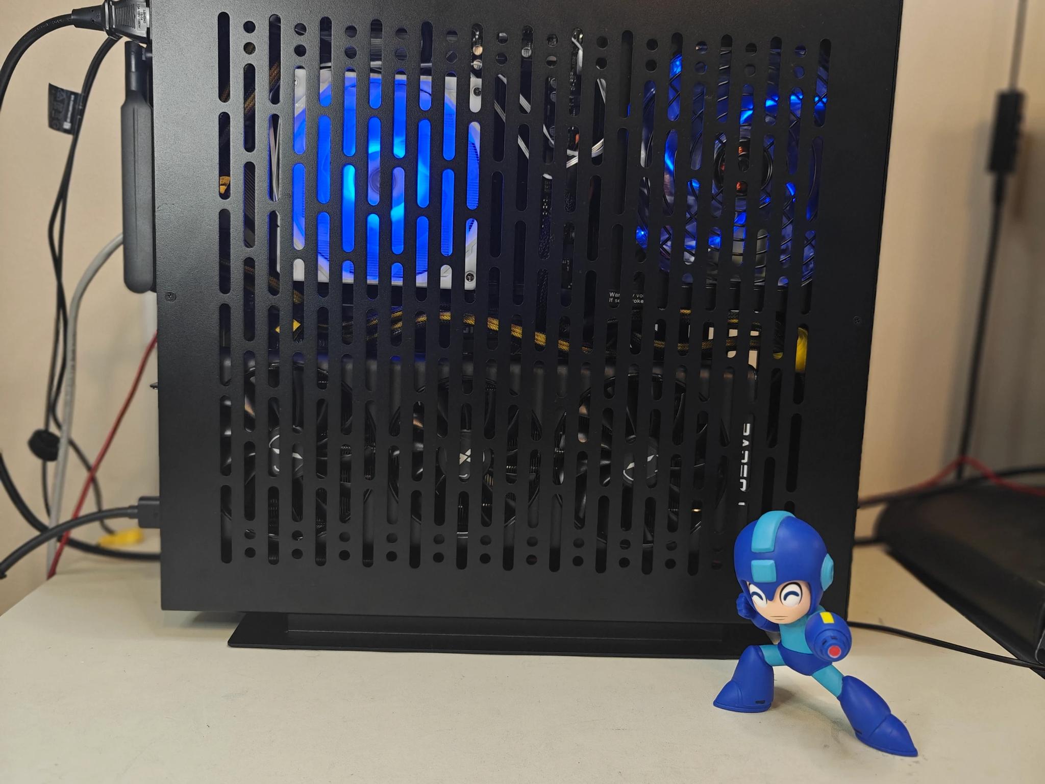 *RARE* Living Room SFF Case 🛋️🎮 | Ryzen 7600 | Radeon 6800 | 32GB DDR5 | 1TB NVMe SSD