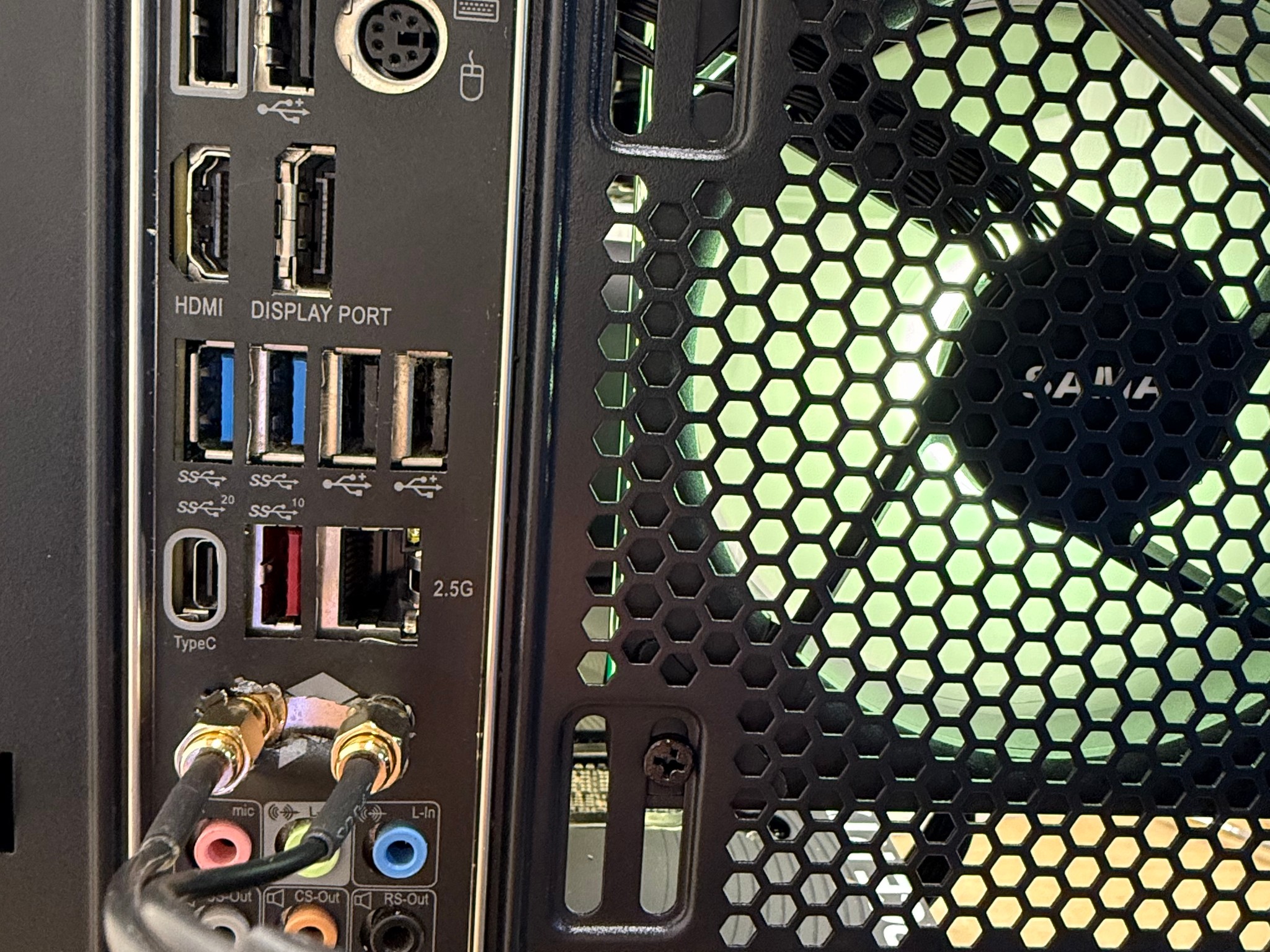 BLACK FRIDAY WEEK 1 DARK FORCE 13700kf/5070/32g ddr5/2TB NVME+2TB SSD/750watt psu/240mm AIO