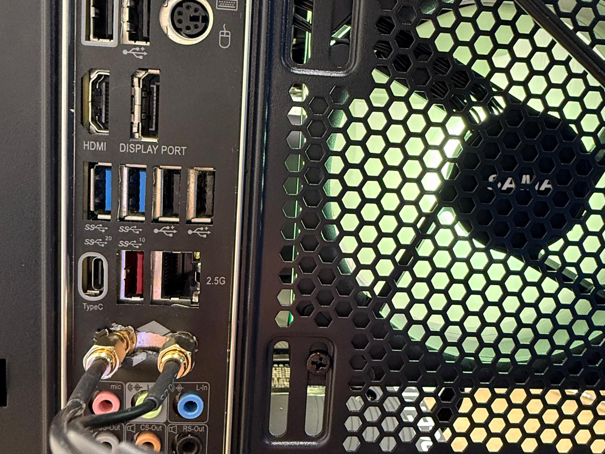 BLACK FRIDAY WEEK 1 DARK FORCE 13700kf/5070/32g ddr5/2TB NVME+2TB SSD/750watt psu/240mm AIO