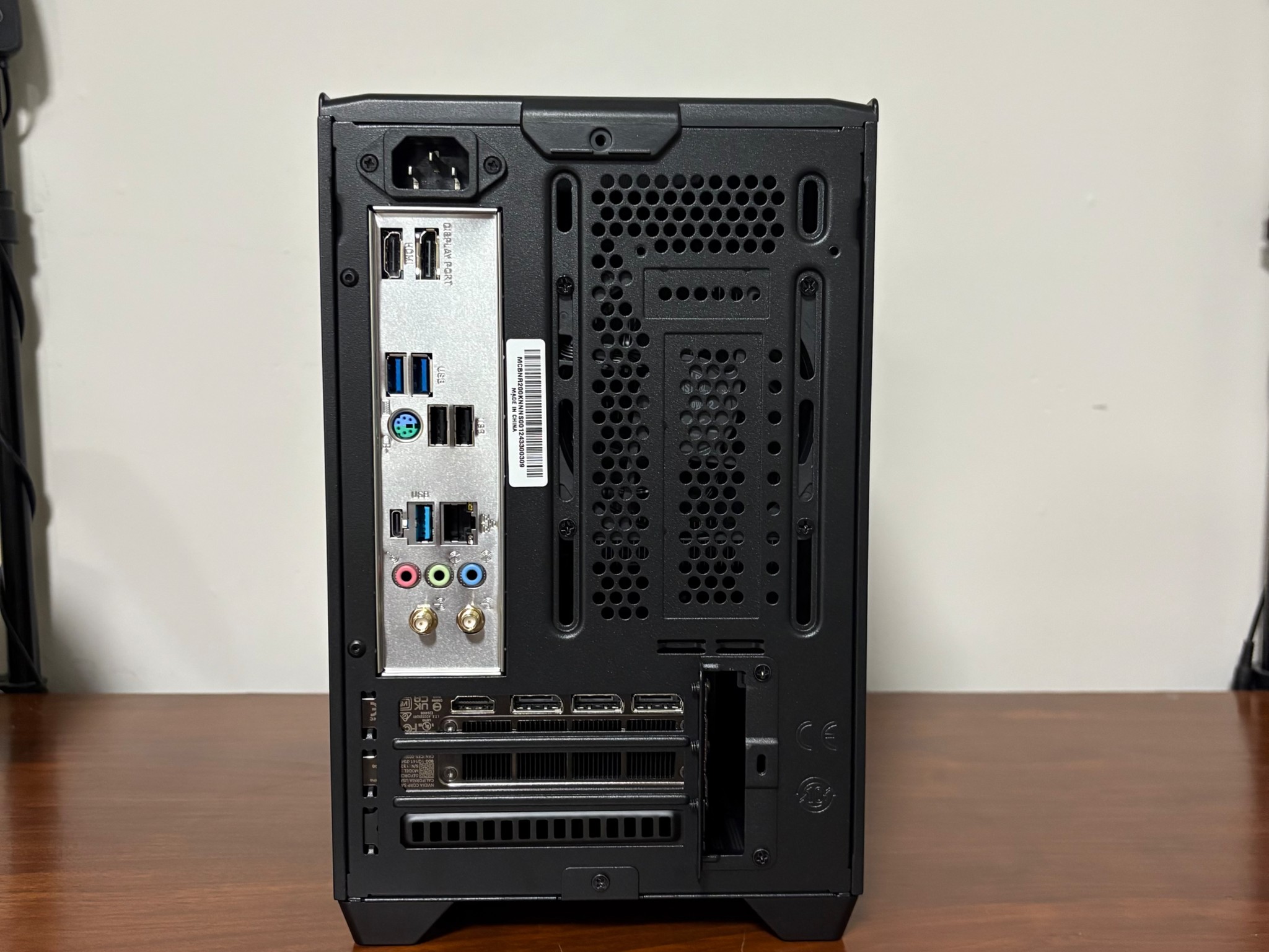 RTX 4070 FE | Ryzen 7 5800XT | 32GB DDR4 | 1 TB SSD | 750W PSU | 3x 120mm Fan | mATX Case