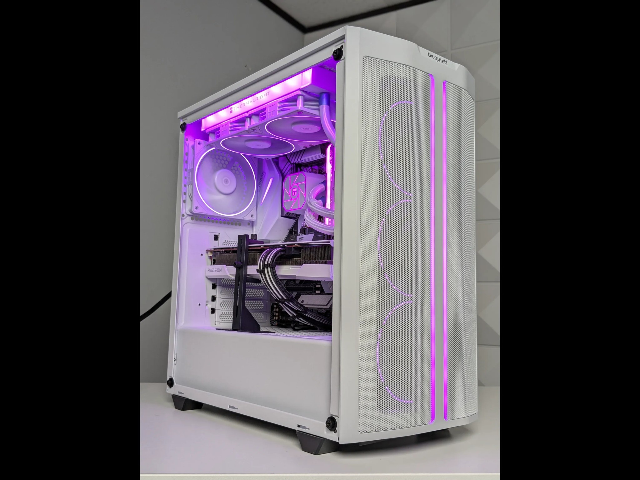 White & RGB Gaming PC - Ryzen 5 5600X - RX 6700 XT 12GB
