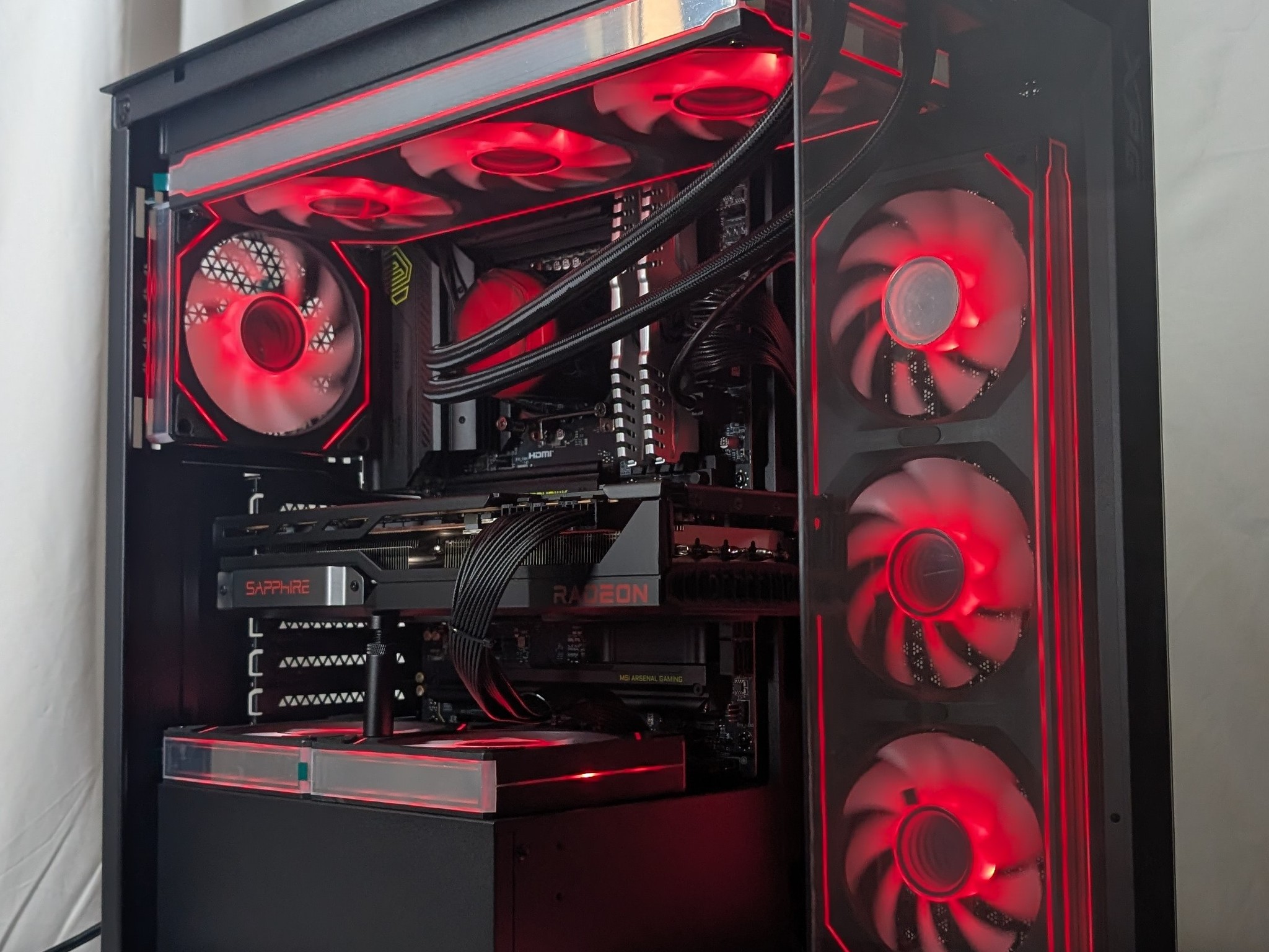 7900XTX | CORE ULTRA 5 245KF | 32GB DDR5 | 2TB NVME | 1000W