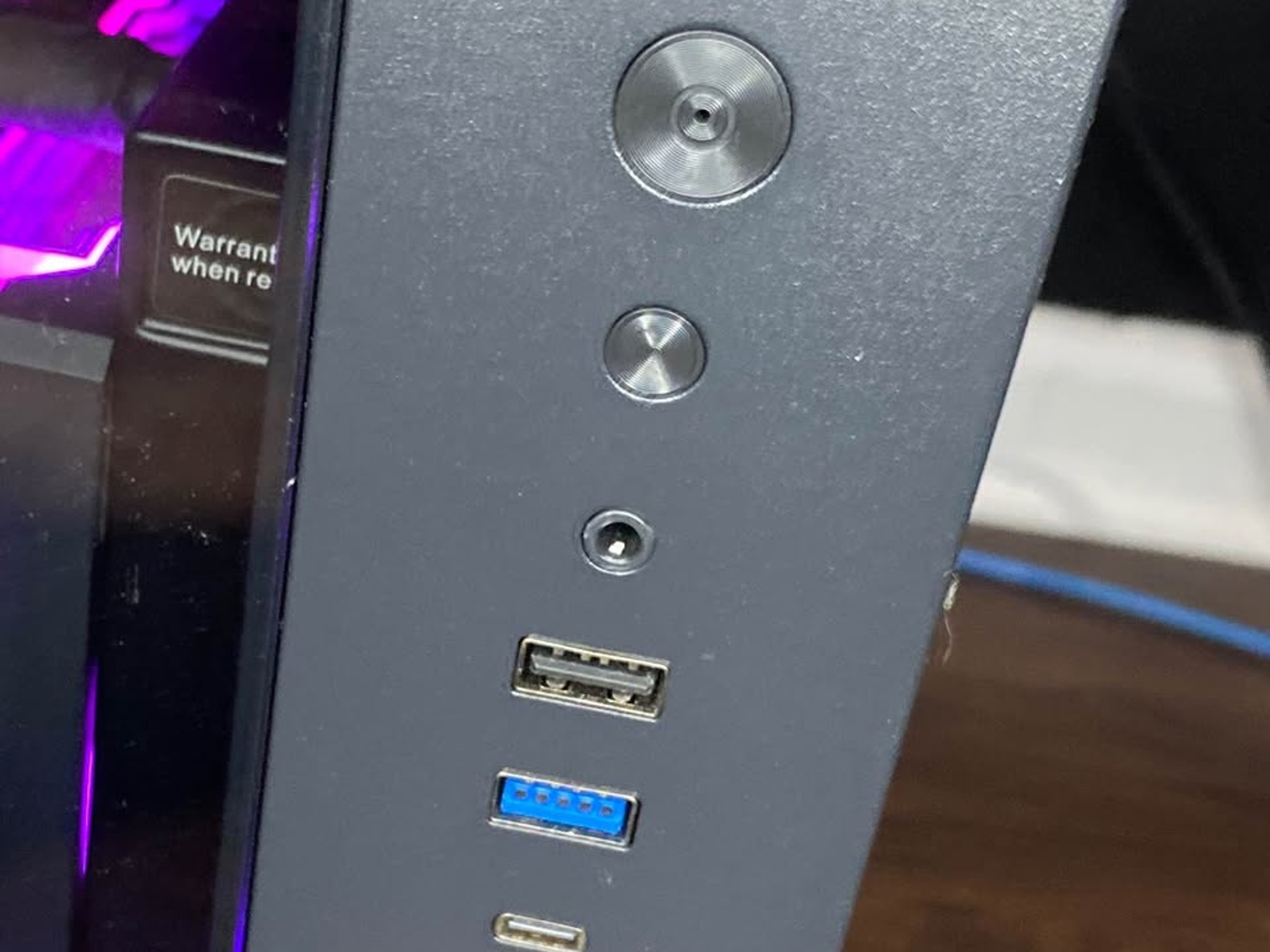 Black Gaming PC (GTX 1660 S 6GB + AMD Ryzen 5 2600 + 16GB DDR4 + SSD)