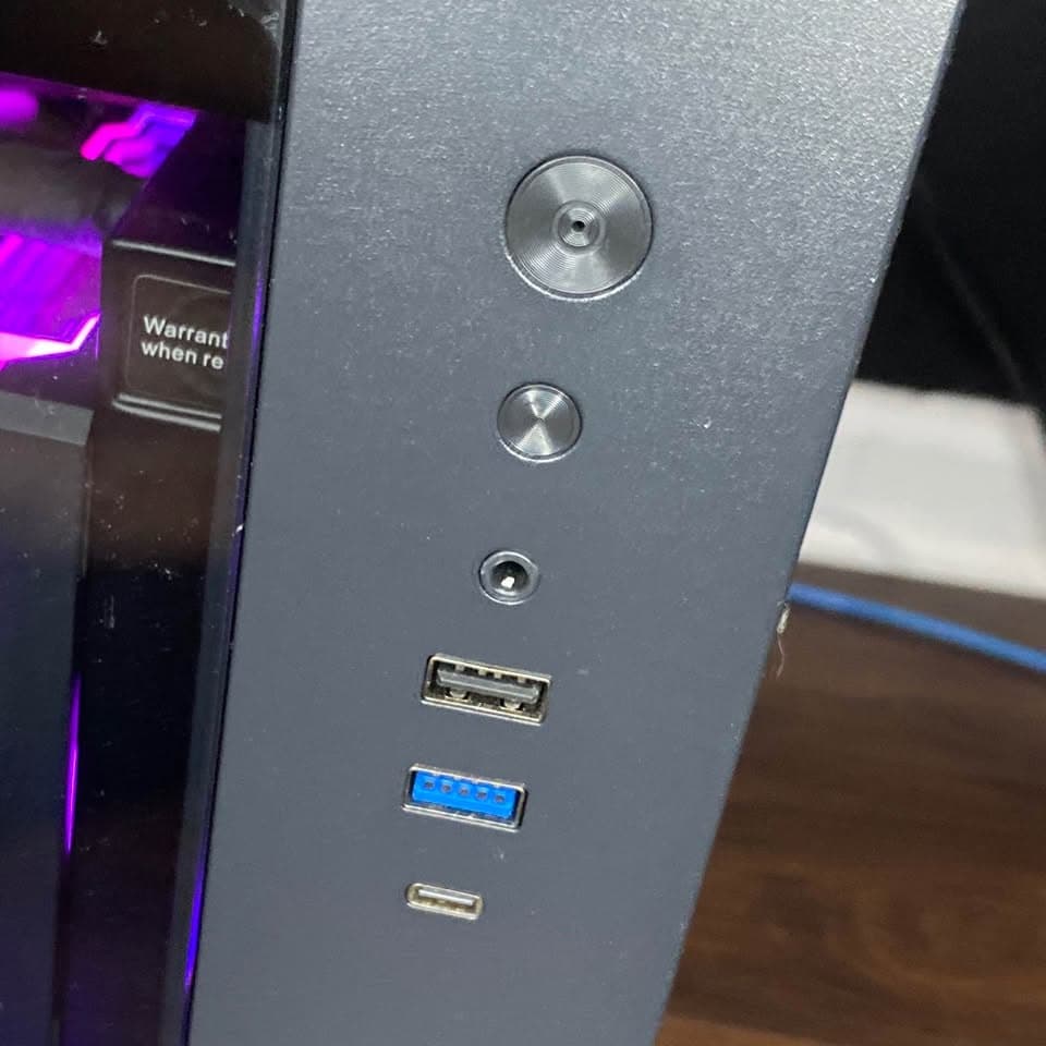 Black Gaming PC (GTX 1660 S 6GB + AMD Ryzen 5 2600 + 16GB DDR4 + SSD)
