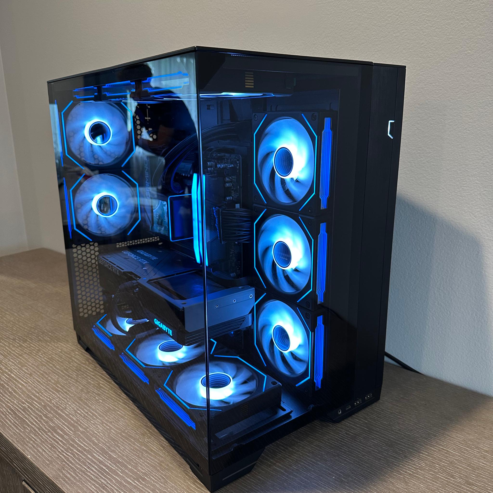CUSTOM BUILT GAMING PC - RTX 4070 - RYZEN 7 9700X - 32GB DDR5