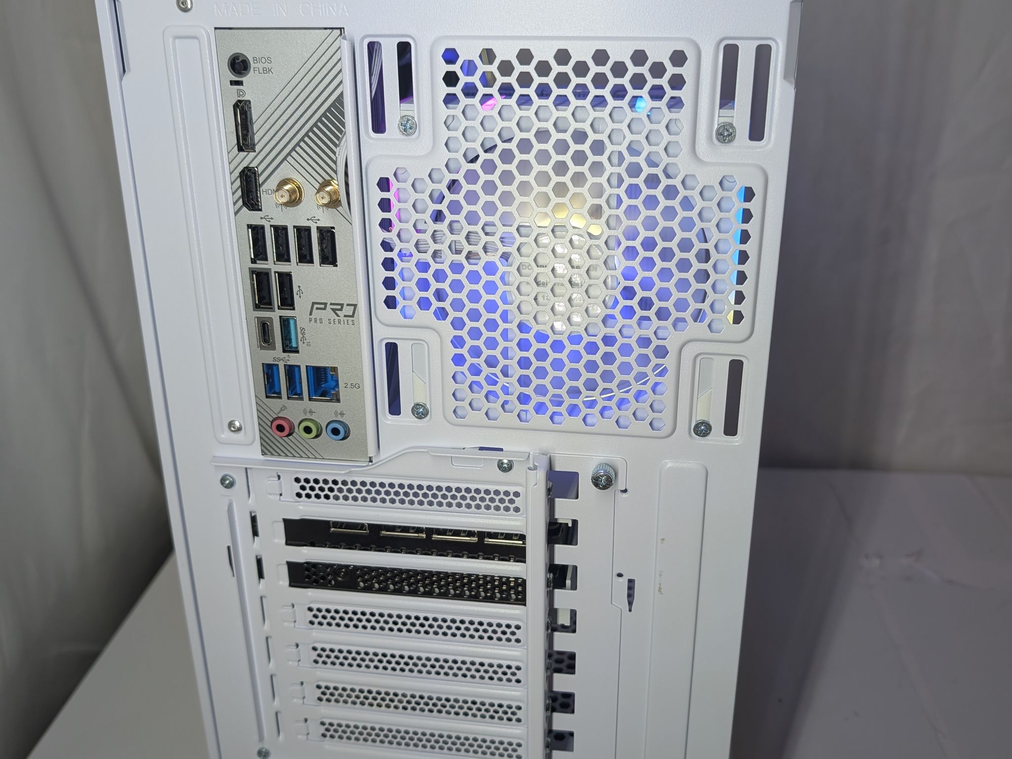 RTX 4070 | RYZEN 5 7600X | 16gb DDR5 | 1TB NVME | ALL WHITE