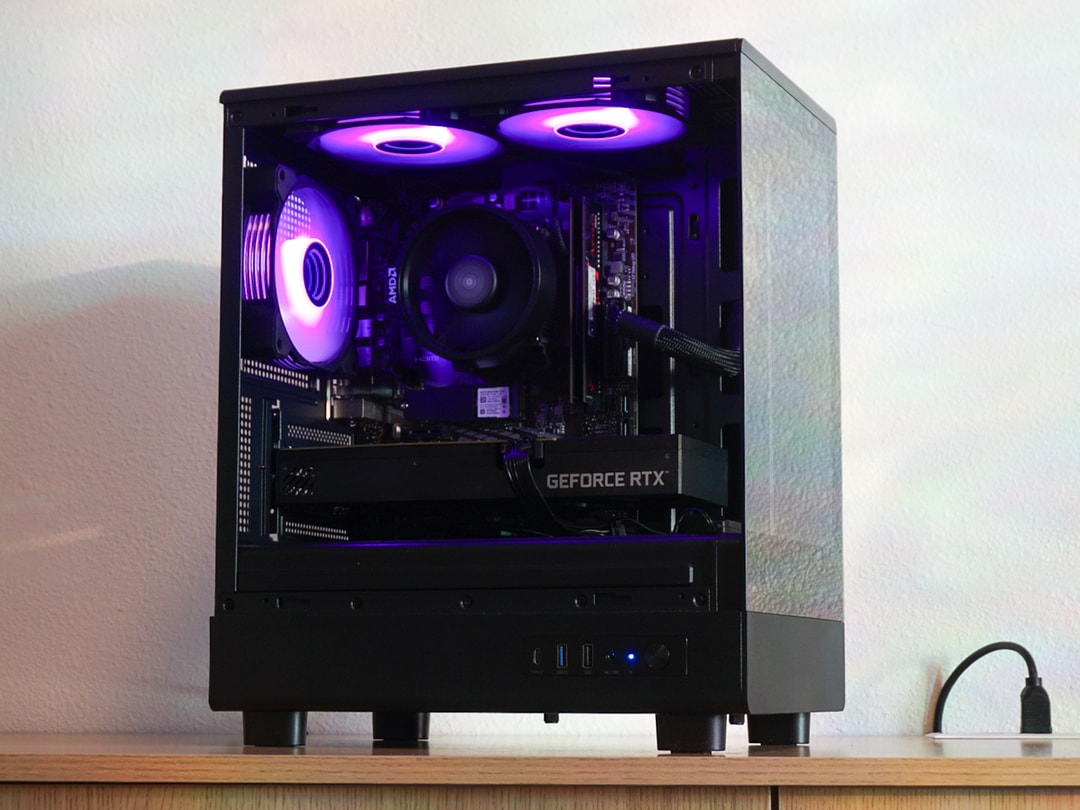 KRA - Ryzen 7 2700X / RTX 2060 Super 8GB / 16GB RAM DDR4 / 512GB
