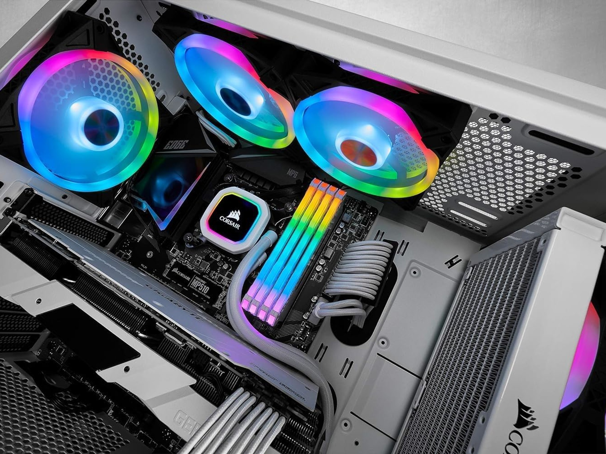 3x CORSAIR QL120 RGB + Lighting Node Core - iCUE - Black
