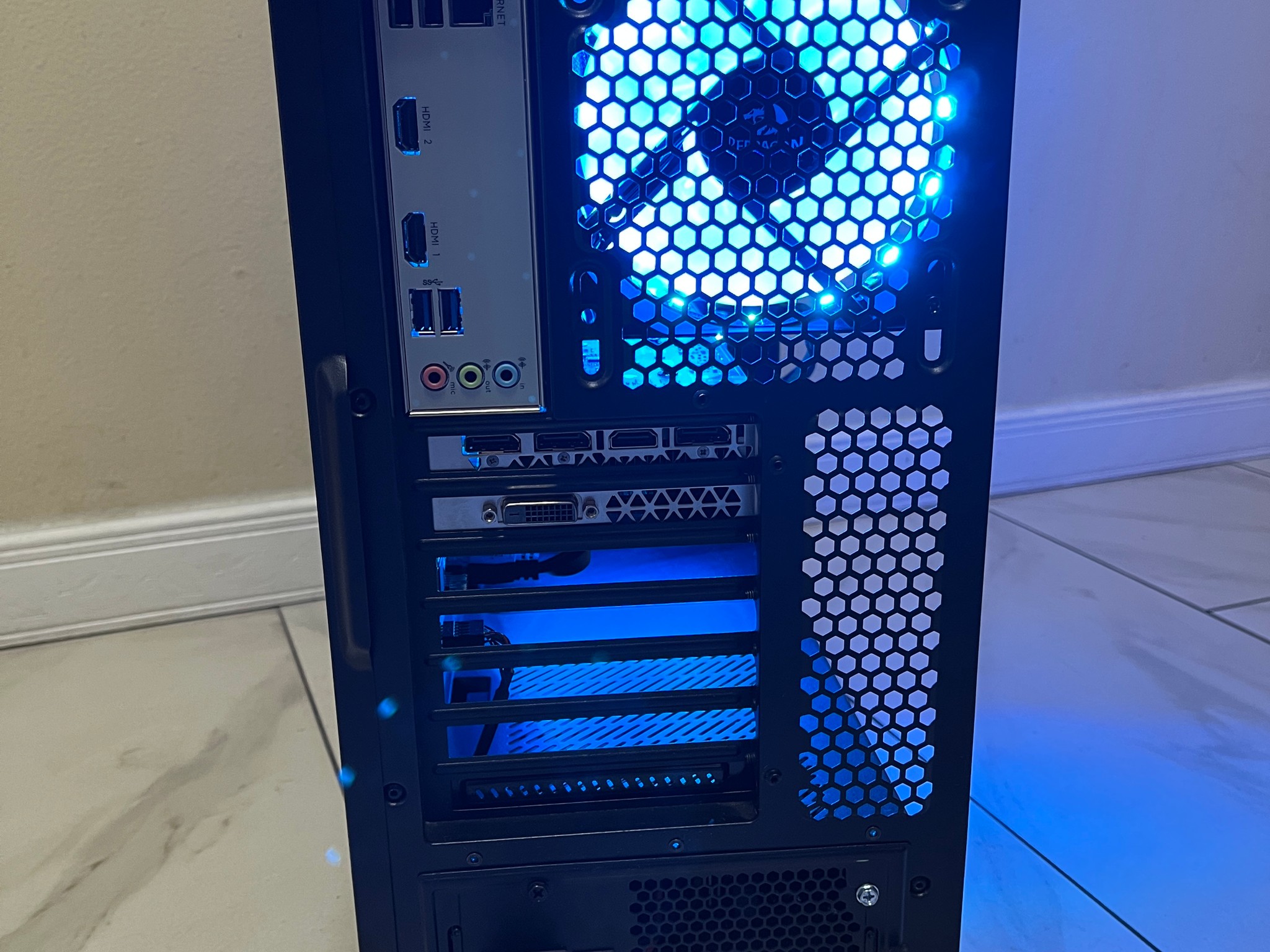 🔥NVIDIA GTX 1070, Intel i5-7400, 1 TB Storage, 12 GB RAM, High Performance RGB Gaming PC w/ Remote🟢