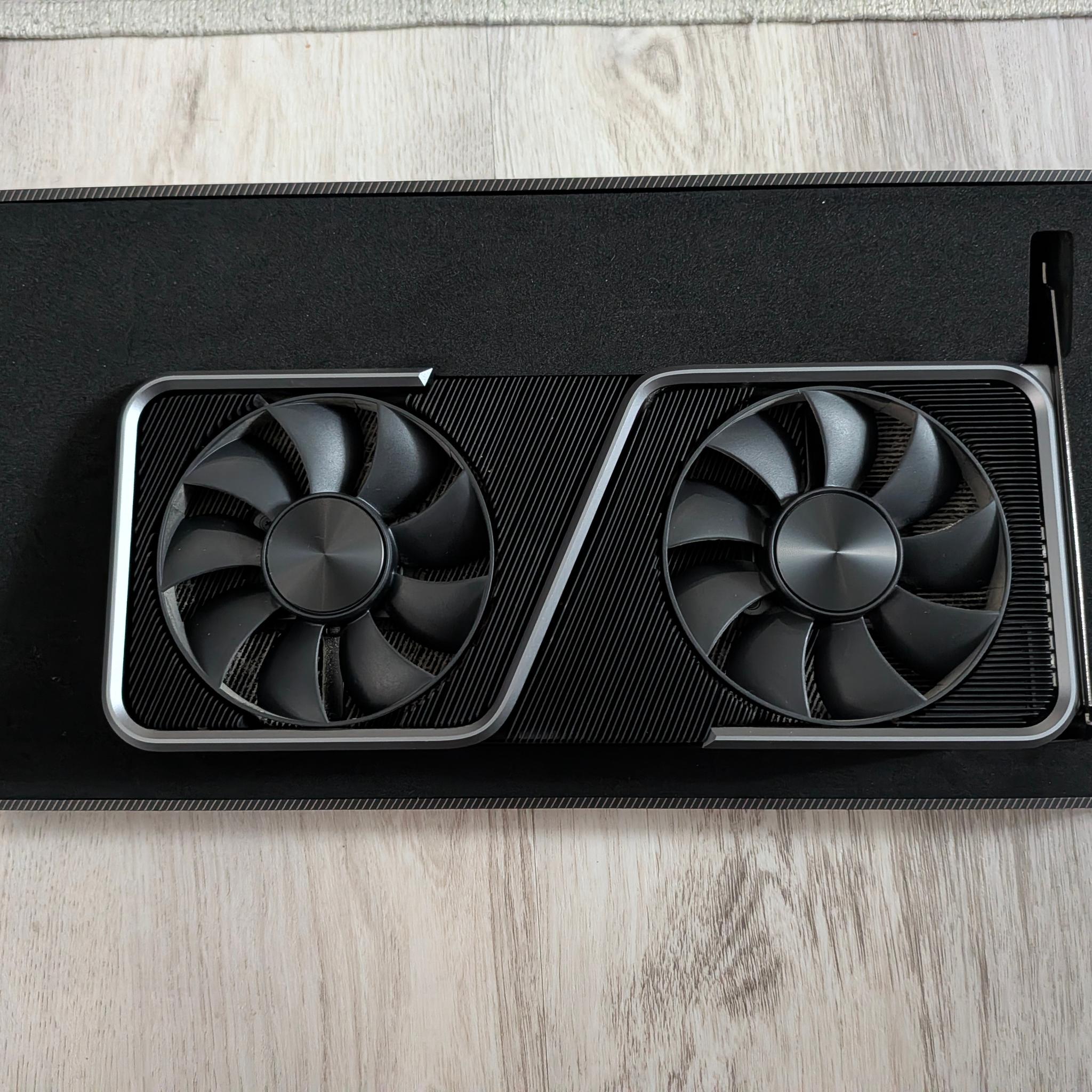 NVIDIA GeForce RTX 3070 Founders Edition w/box and 12 pin power
