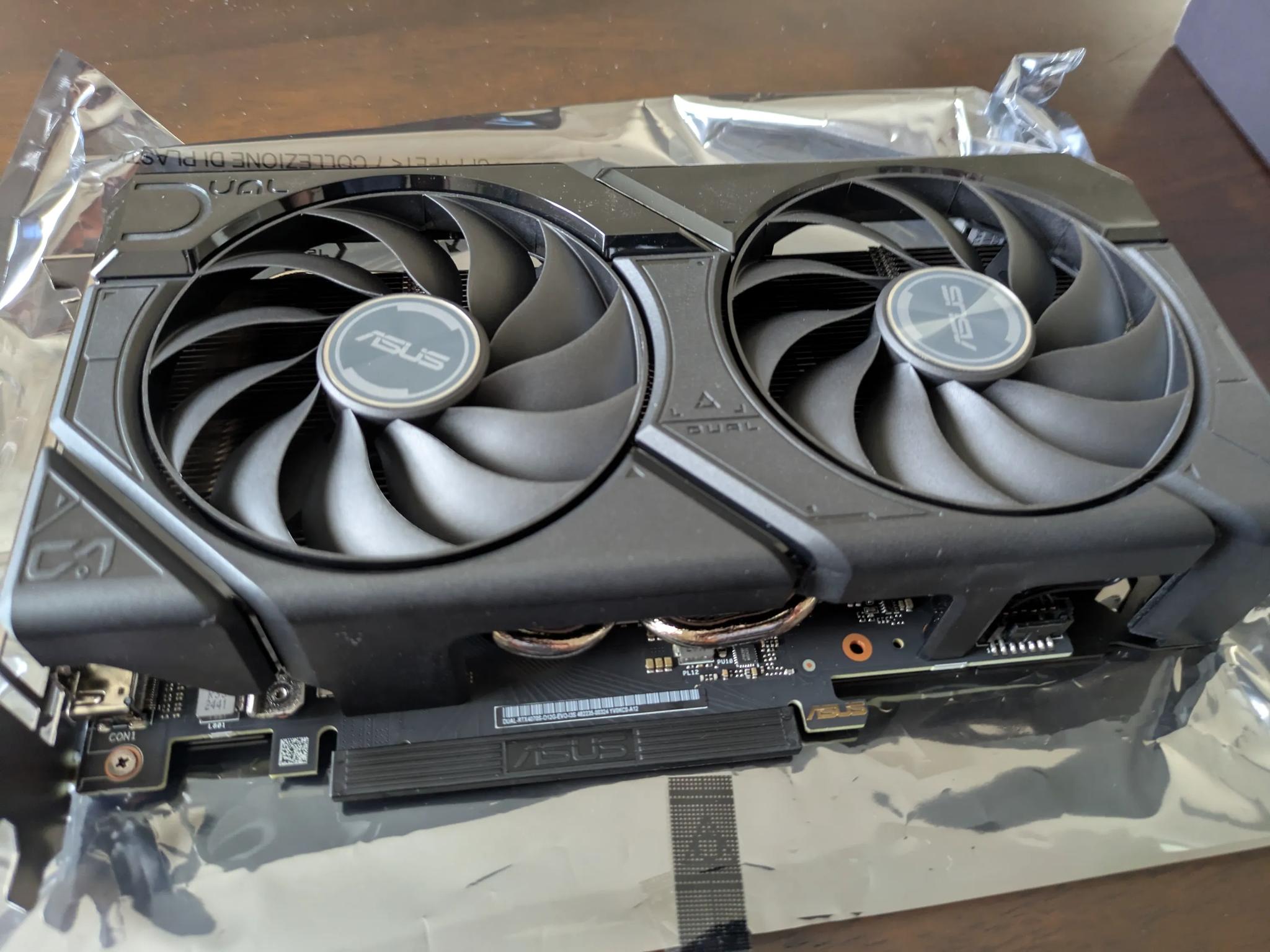 ASUS - Dual NVIDIA GeForce RTX 4070 Super EVO Overclock Edition