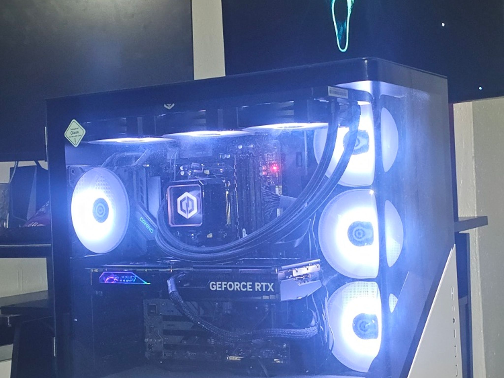 🚀 ULTIMATE Gaming PC on a budget Ryzen 7 9800X3D + RTX 4070 Super
