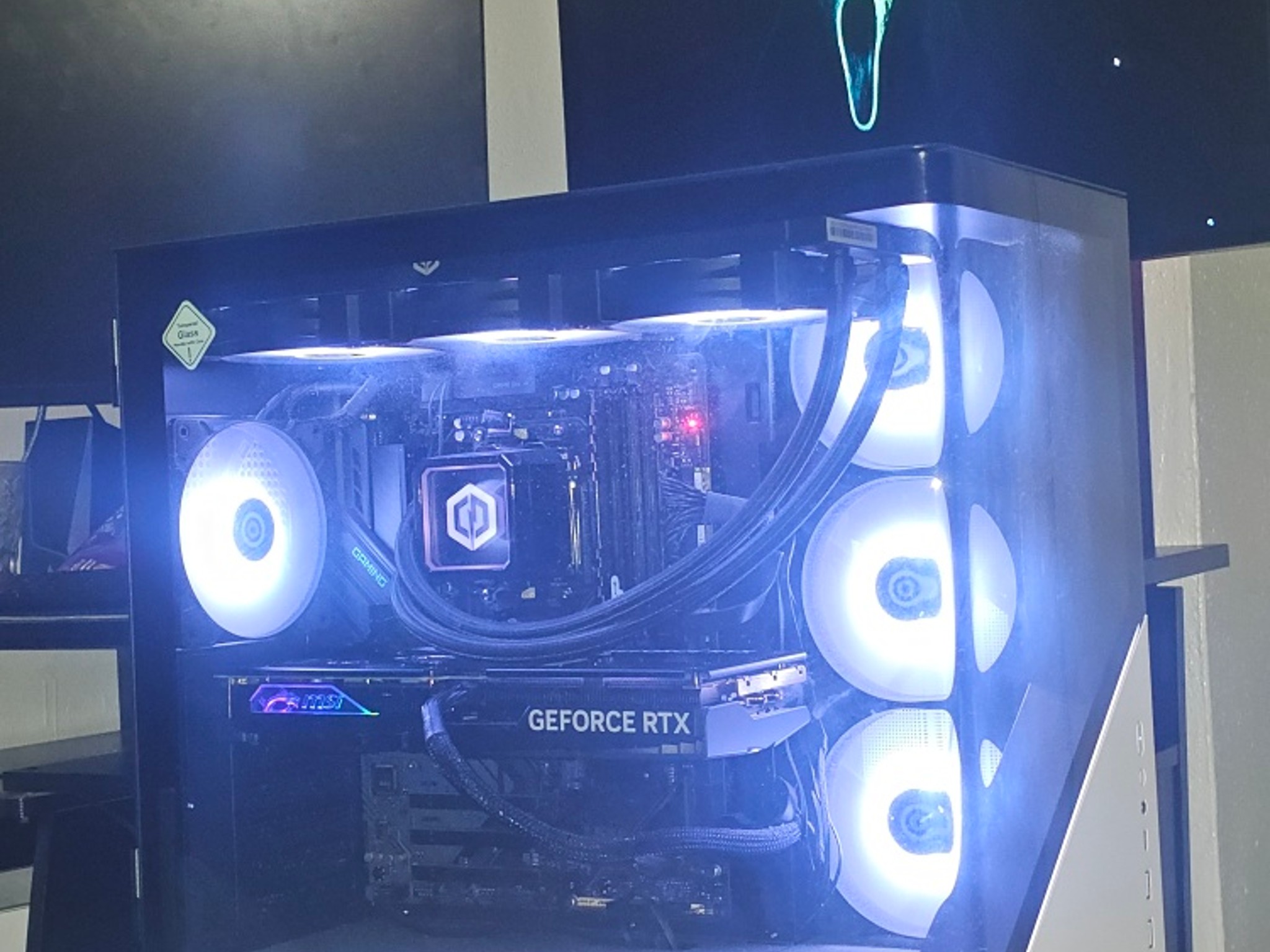 🚀 ULTIMATE Gaming PC on a budget Ryzen 7 9800X3D + RTX 4070 Super