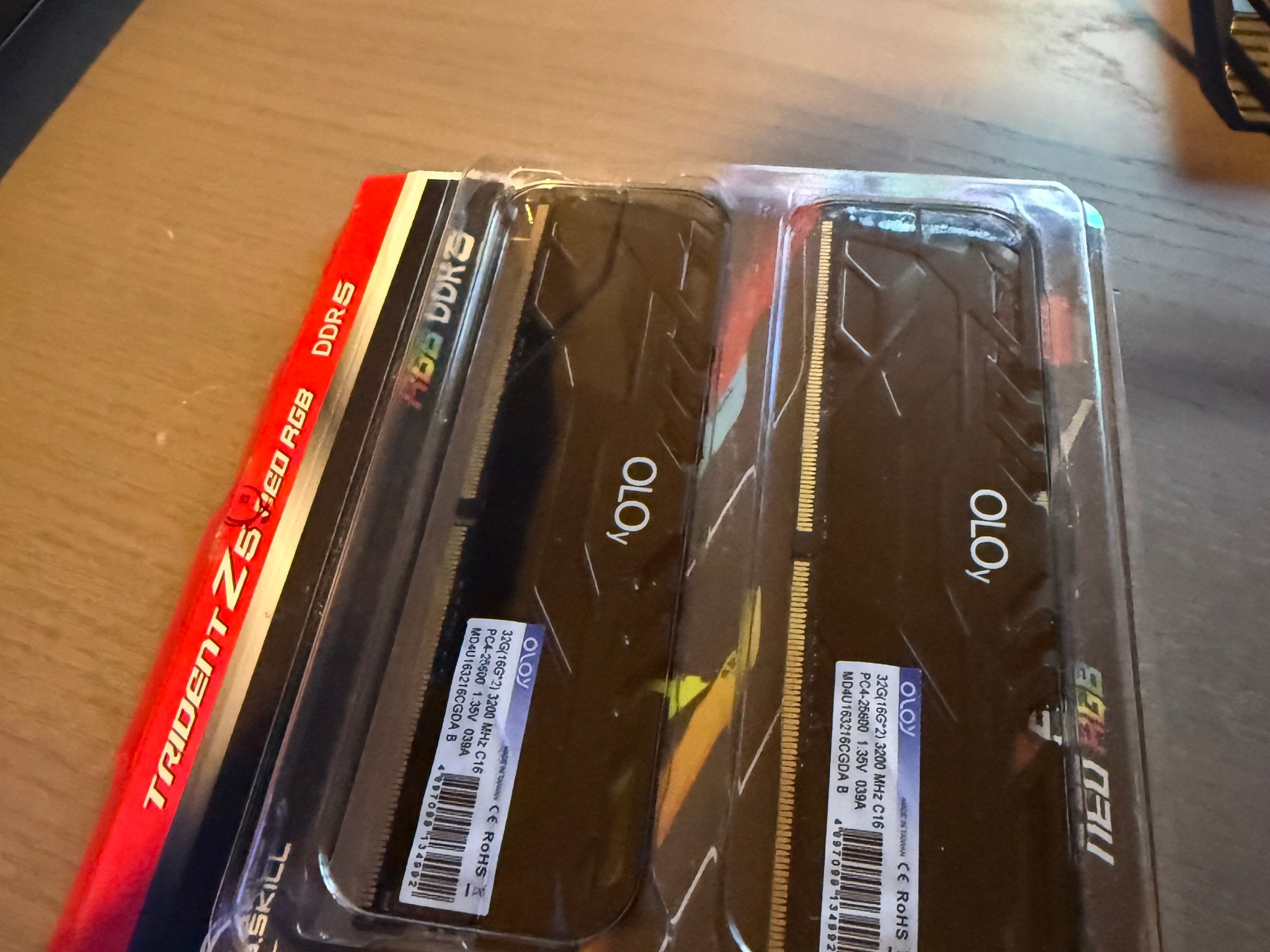 OLOy Owl 16GB (2×16GB) RAM DDR4 3200MHz (MD4U083216CGDA B)