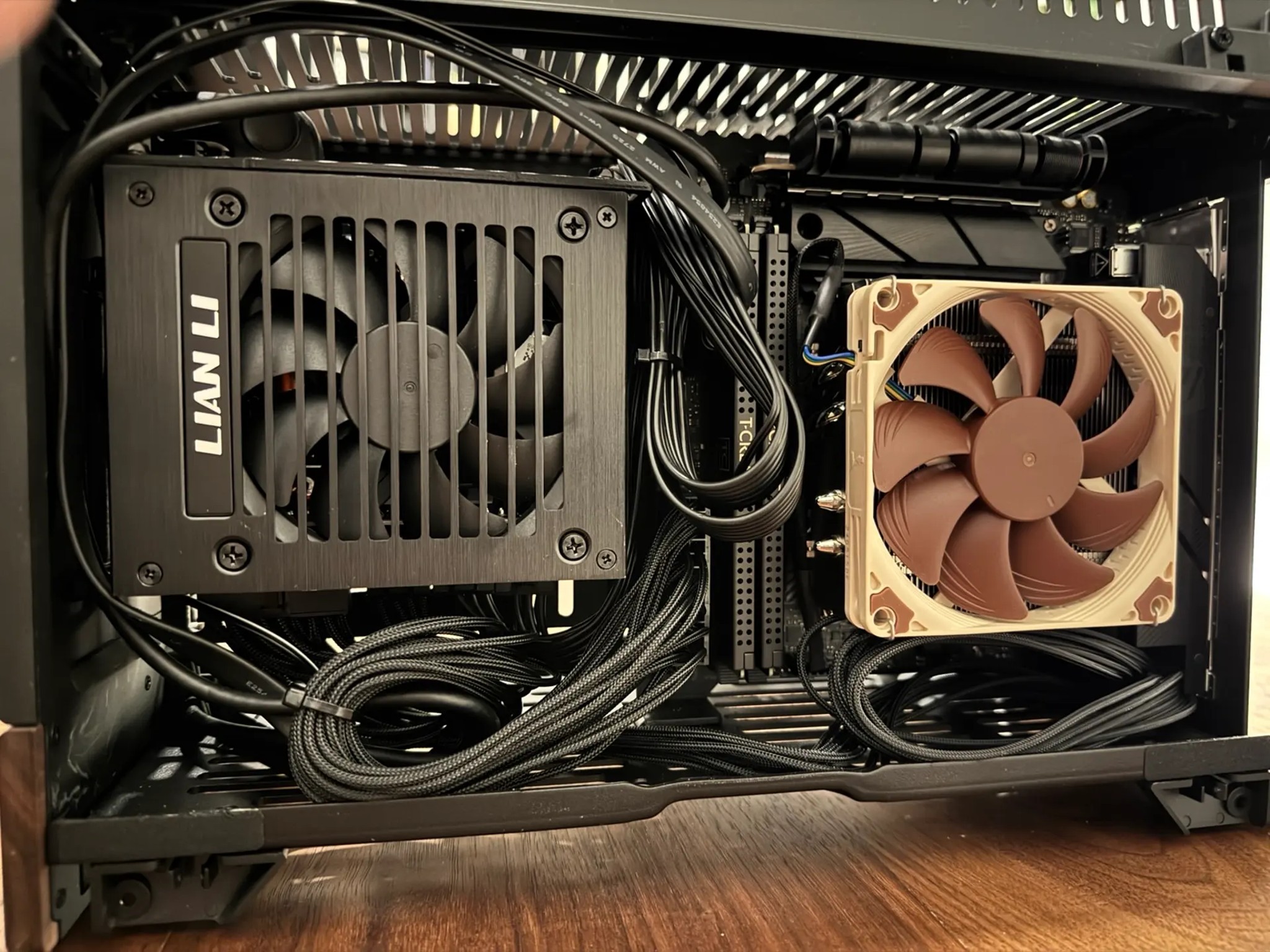 GIGABYTE GeForce RTX 5070 EAGLE OC SFF 12G