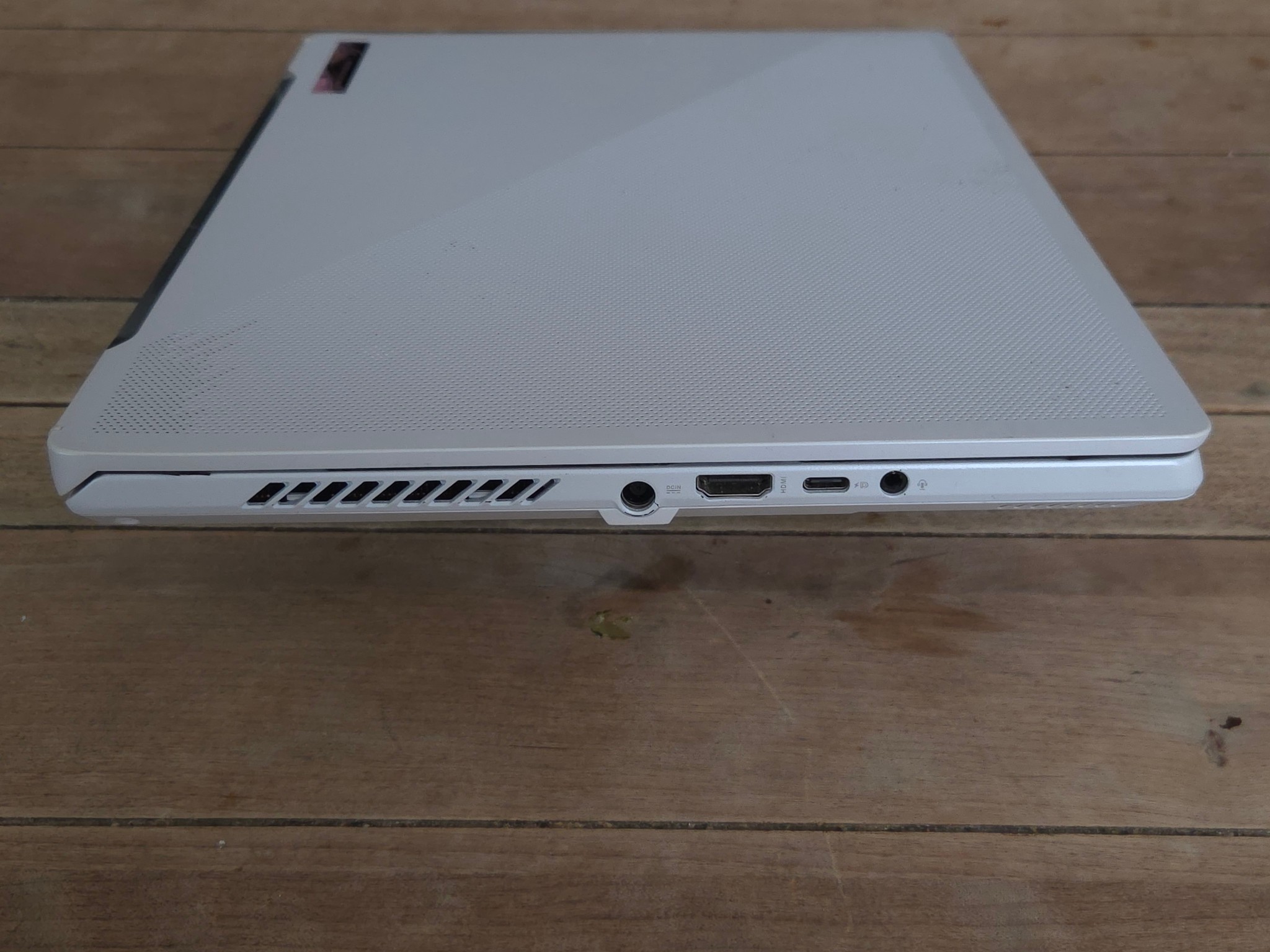 ASUS ROG Zephyrus G14 {2022} GA402RK Ryzen 9 6900HS / RX 6800S / 24GB / 1TB