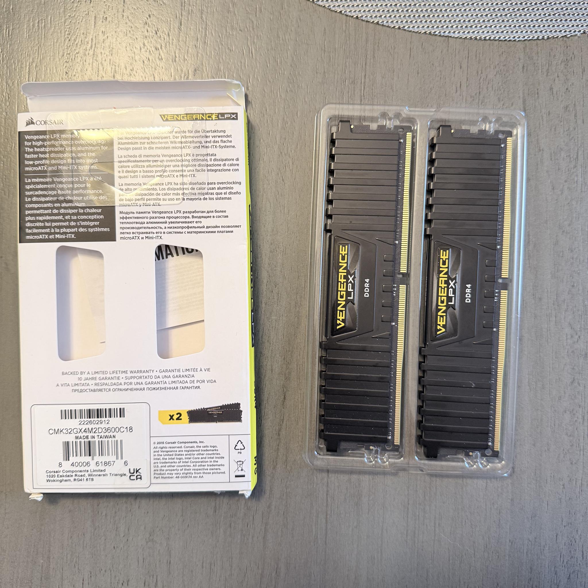 32GB DDR4 RAM Kit 3600MHZ CL18 16GBx2 Corsair Vengeance LPX
