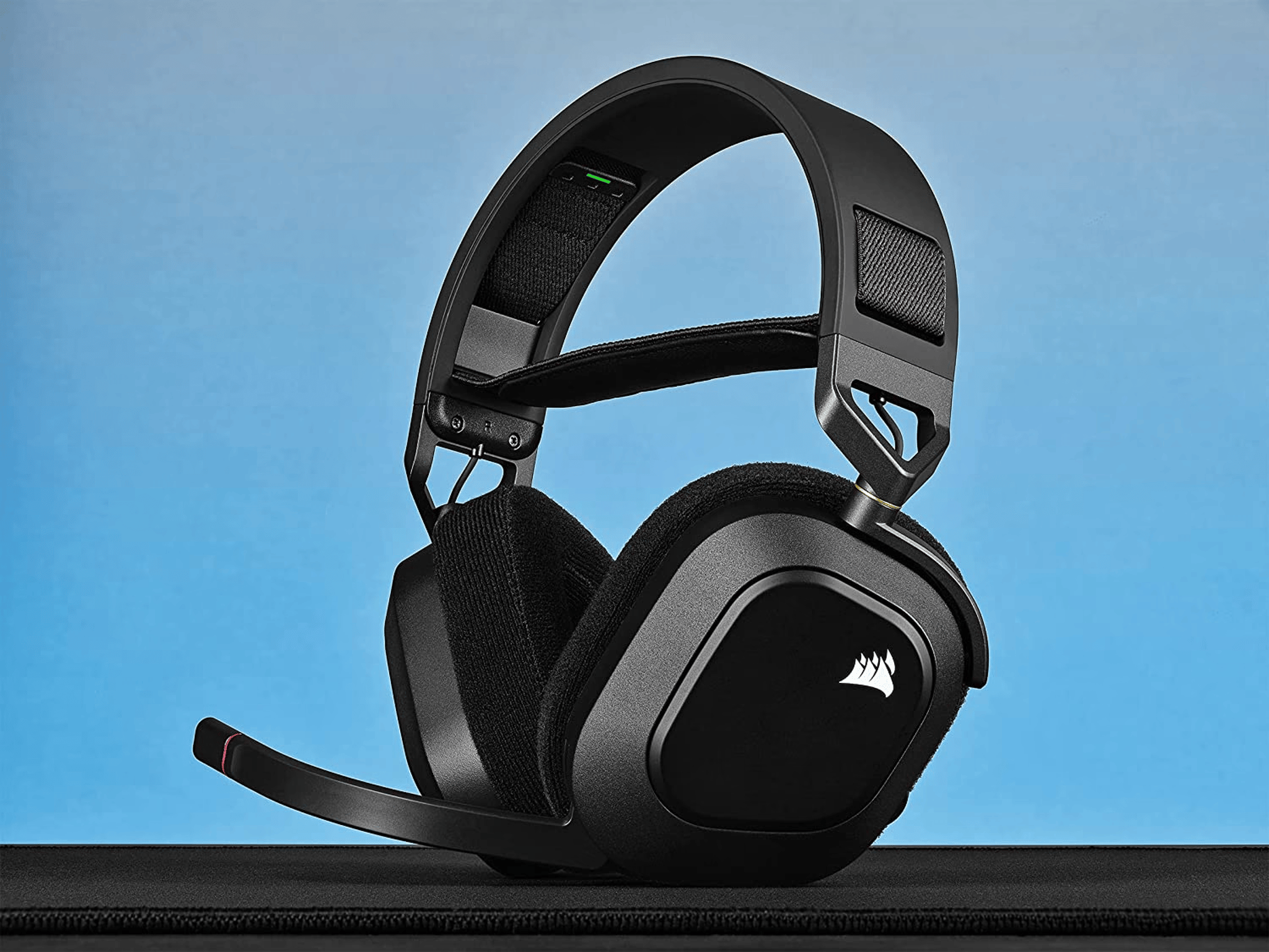 CORSAIR HS80 RGB WIRELESS Premium Gaming Headset with Spatial Audio — Carbon