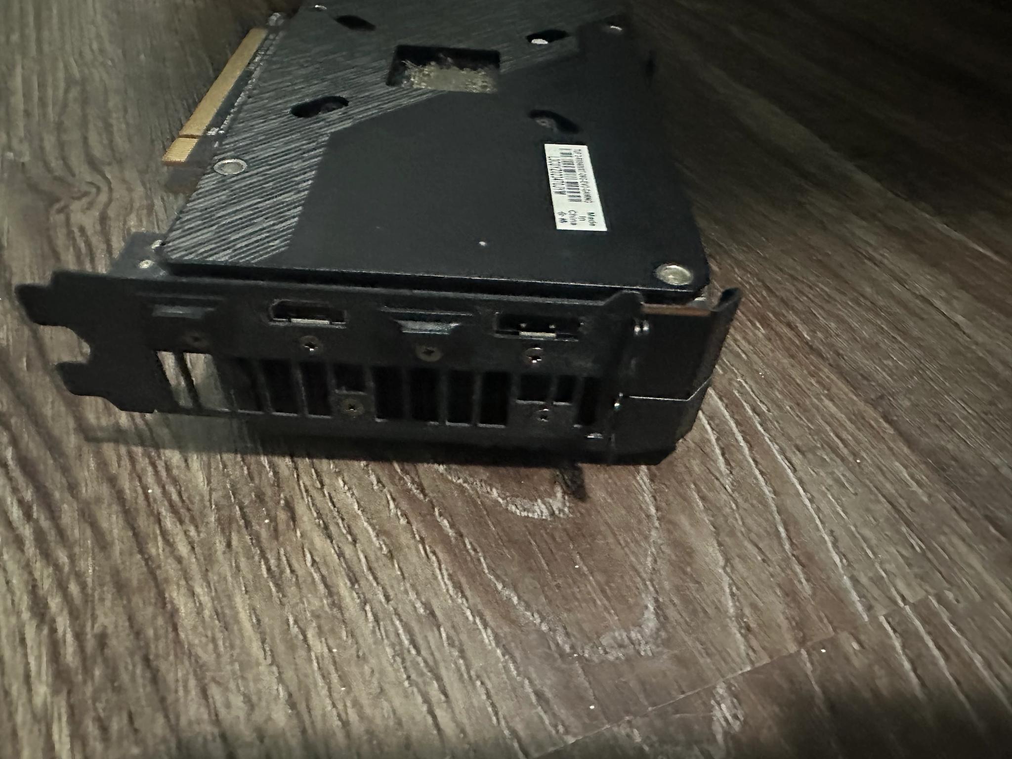 Asus TUF Radeon RX 5600xt