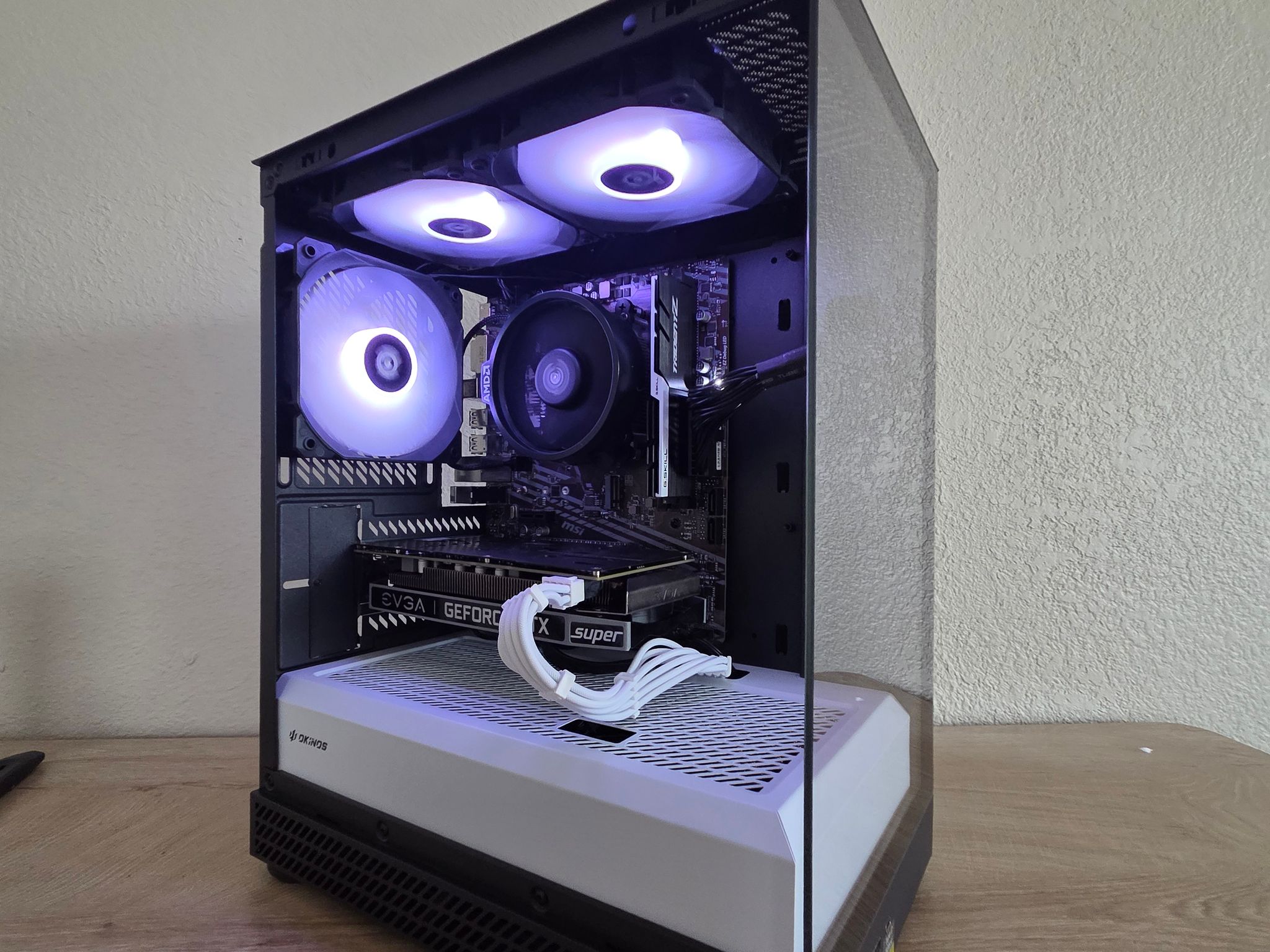 ⚫⚪ MONO SHADOW — Black & White Gaming PC