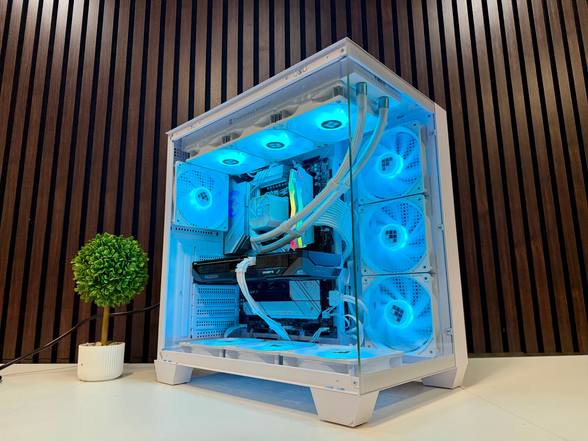 9060XT 16GB | Ryzen 9600X | 32GB DDR5 (CL 30) | 2TB M.2 | 800W Gold PSU | ARGB Fans | Windows 11
