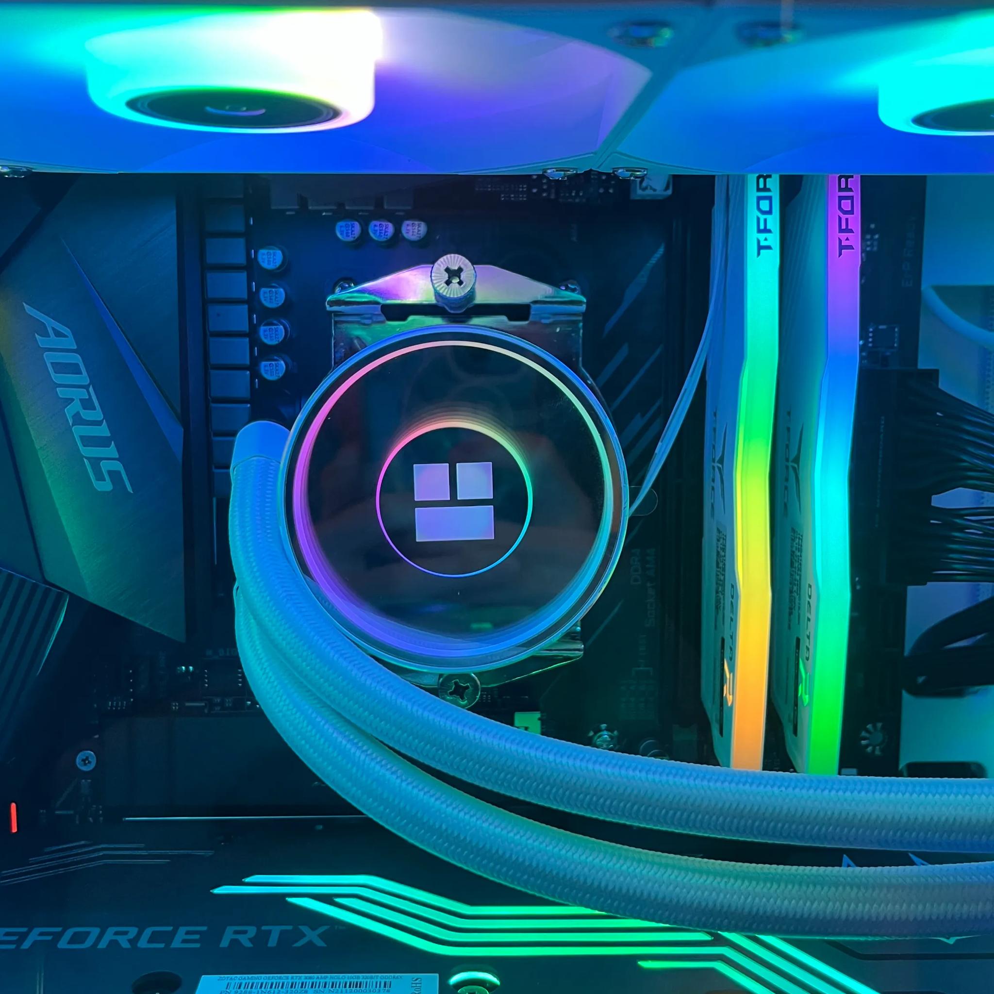 White Shadow 👻 | Ryzen 7 5700X RTX 3080 32GB DDR4 WiFi 1TB SSD