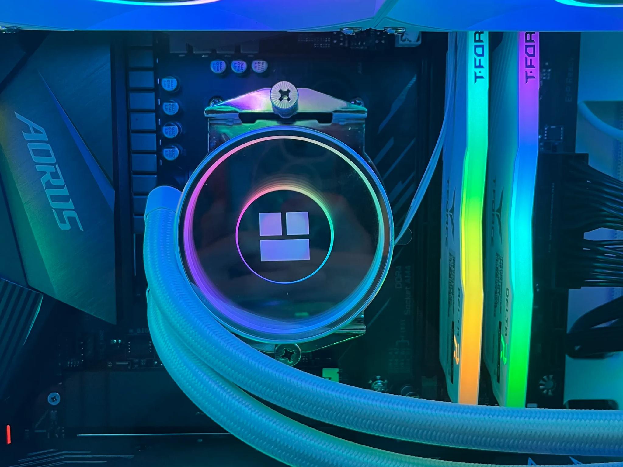 White Shadow 👻 | Ryzen 7 5700X RTX 3080 32GB DDR4 WiFi 1TB SSD