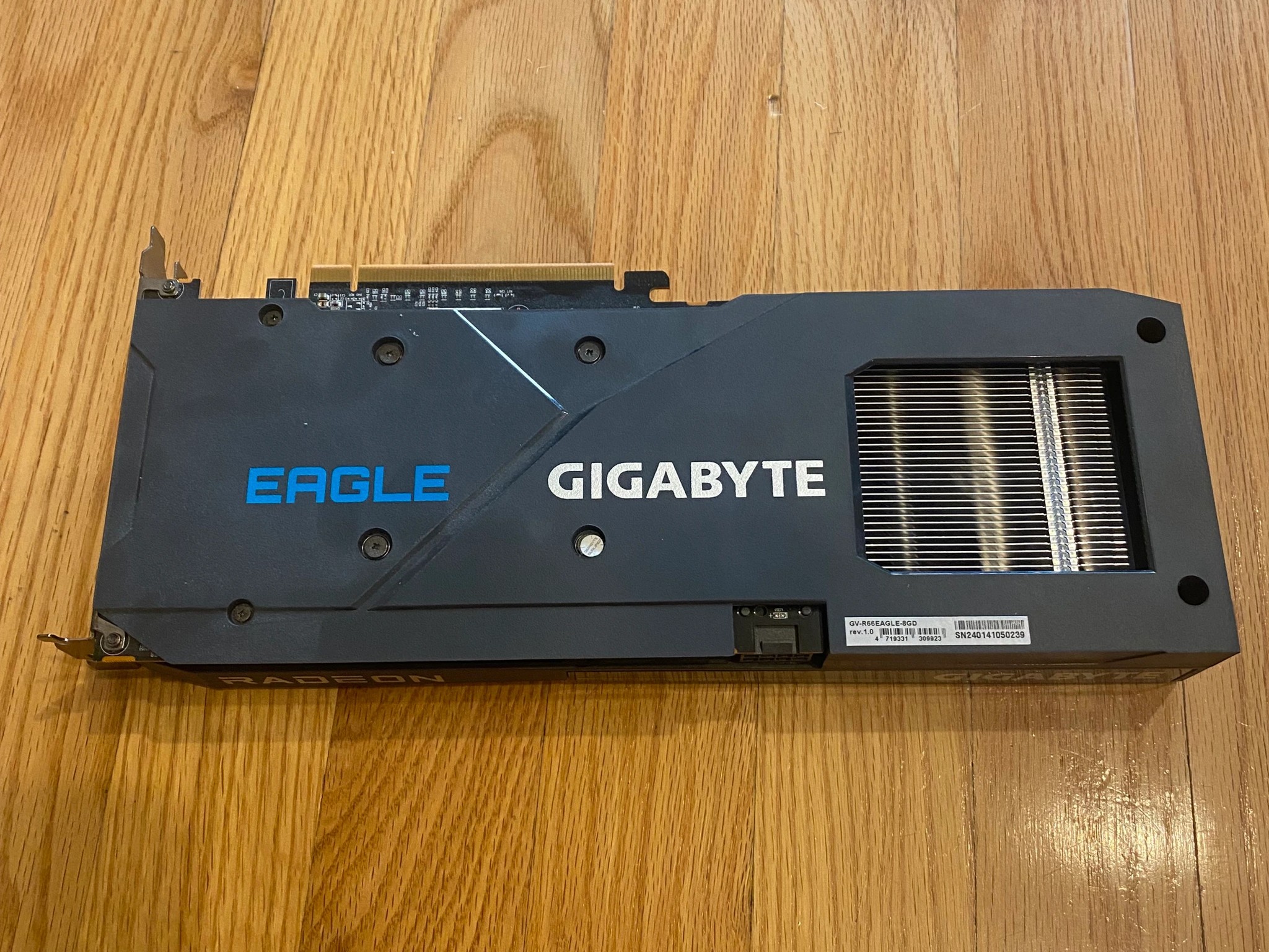 GIGABYTE Radeon RX 6600 EAGLE - WINDFORCE 3X Cooling System, 8GB 128-bit GDDR6