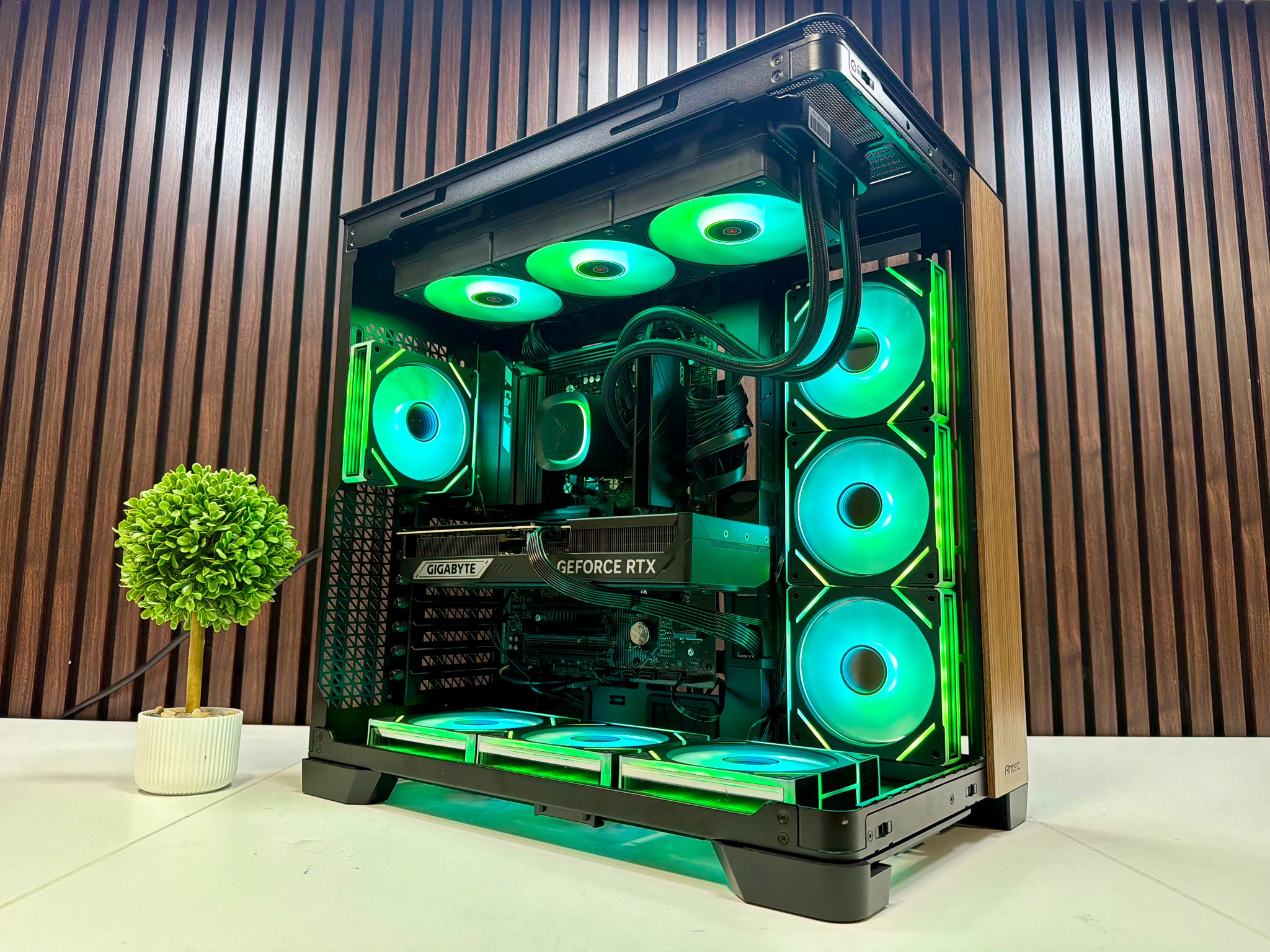 RTX 5070 TI | Ryzen 9800X3D | 32GB DDR5 CL 30 | 2TB M.2 | 1200 Watt Gold PSU | AIO