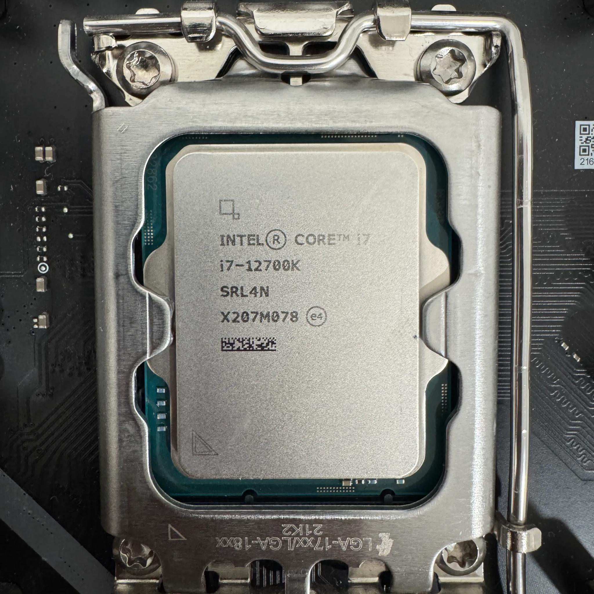 Intel i7 12700K,MSI MPG Z690 Edge WiFi,CORSAIR VENGEANCE DDR4 RAM 32GB BUNDLE DEAL