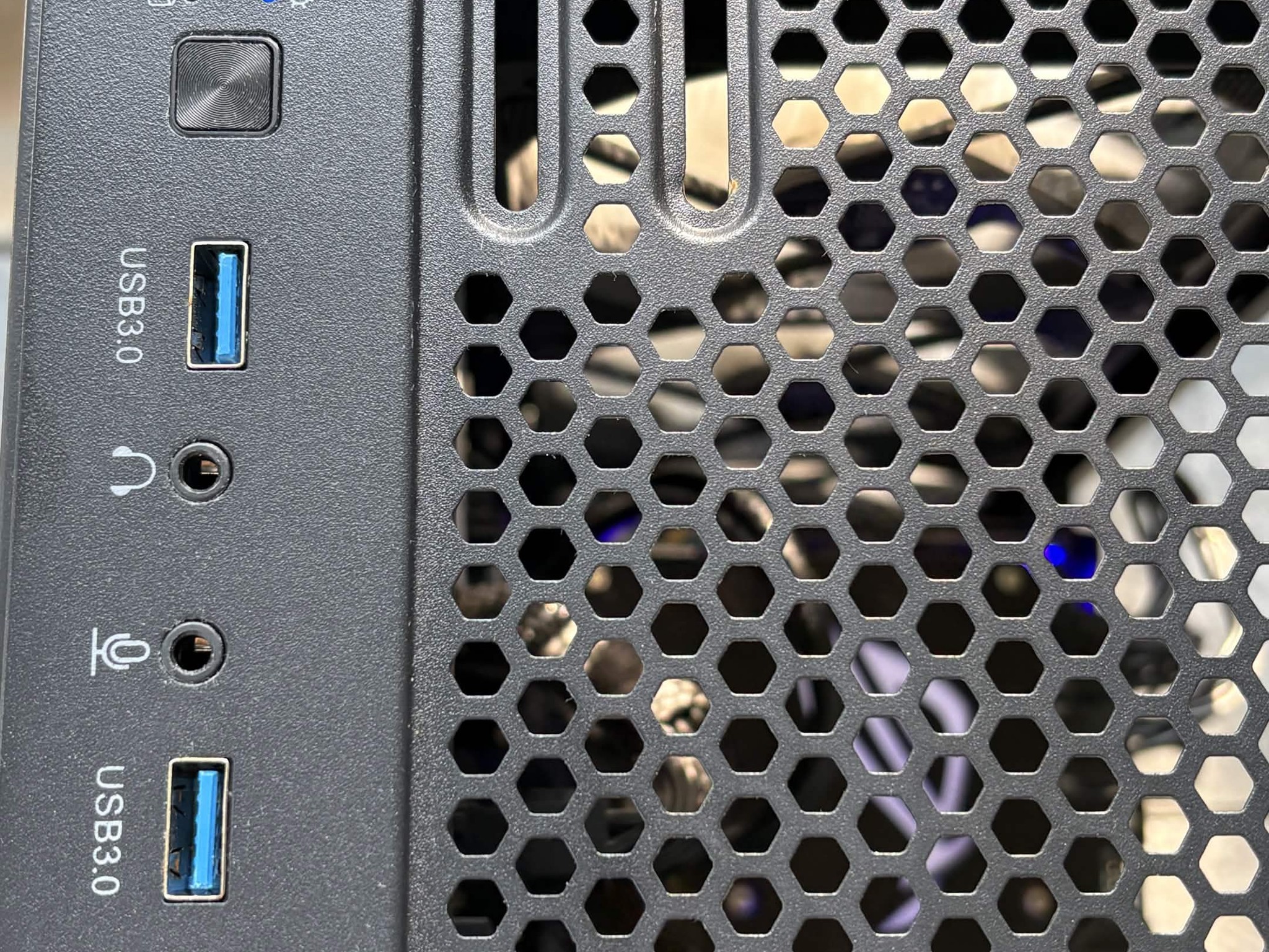 Black Cat Customs Shadowclaw Gaming PC — GTX 1080 Ti 11GB / i5 / 16GB RAM