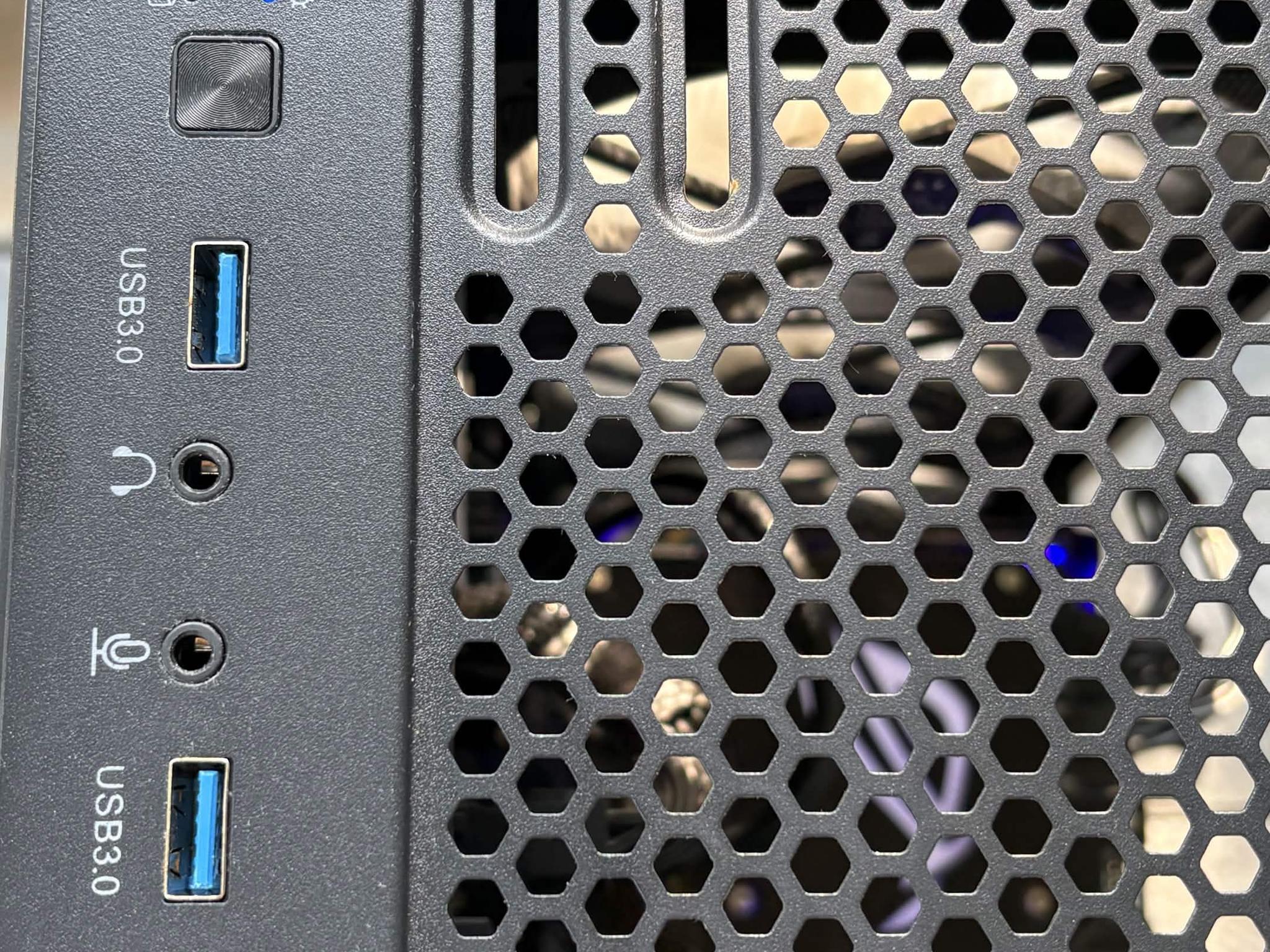 Black Cat Customs Shadowclaw Gaming PC — GTX 1080 Ti 11GB / i5 / 16GB RAM