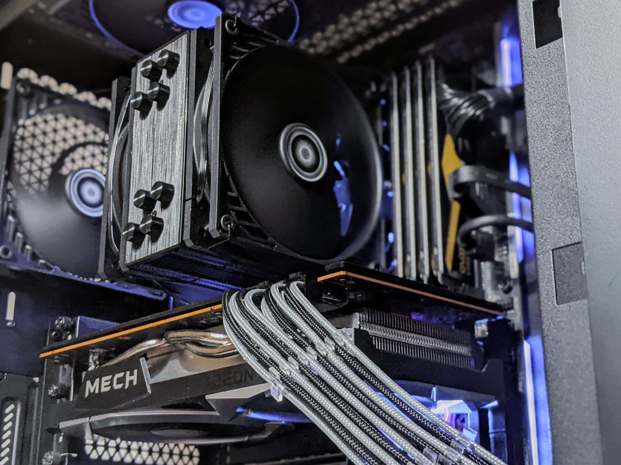 Mute V2 | RX 6700XT 12GB, Ryzen 5 5600, 32GB RAM, 1.5TB SSD, Gaming PC