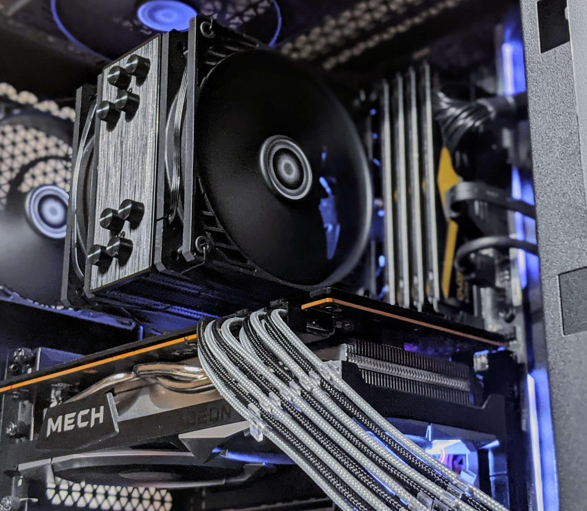 Mute V2 | RX 6700XT 12GB, Ryzen 5 5600, 32GB RAM, 1.5TB SSD, Gaming PC