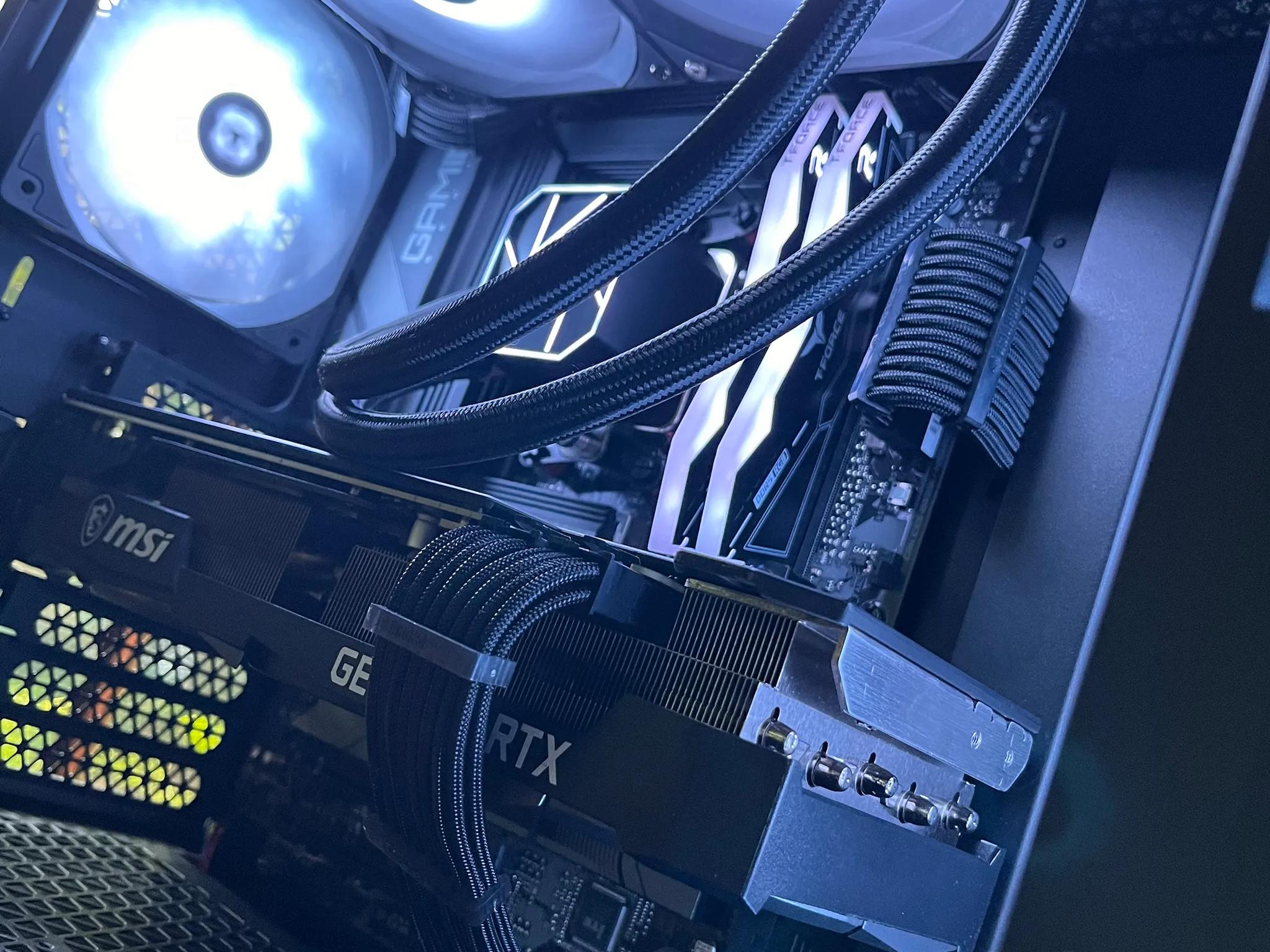Carbon - 3080 / R7 7700X / 32GB DDR5 / 1TB Gen 4 NVMe Custom Gaming PC