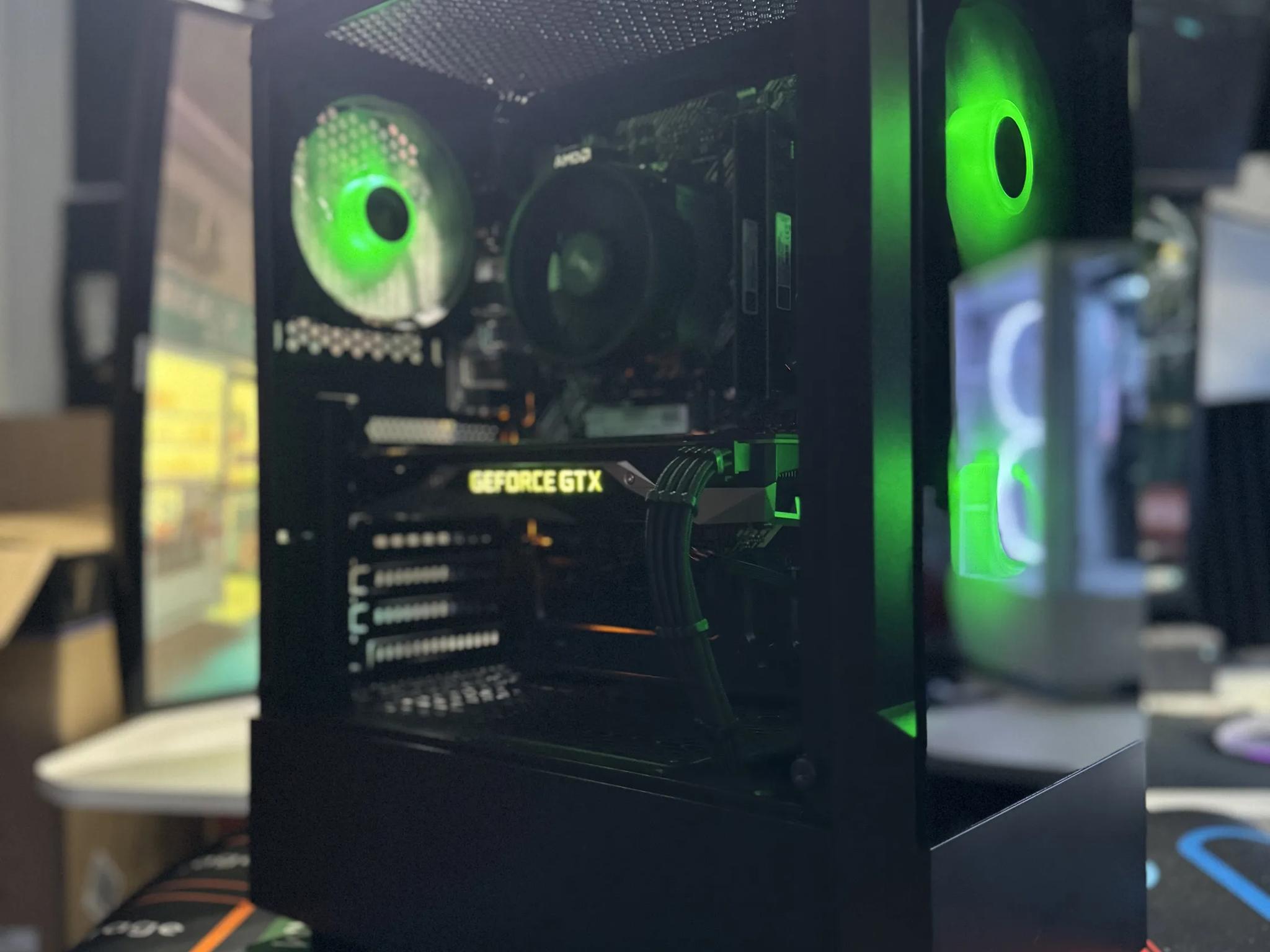 RGB Gaming PC - GTX 1070 - Ryzen 7 1700 - 16GB DDR4 - 500GB SSD