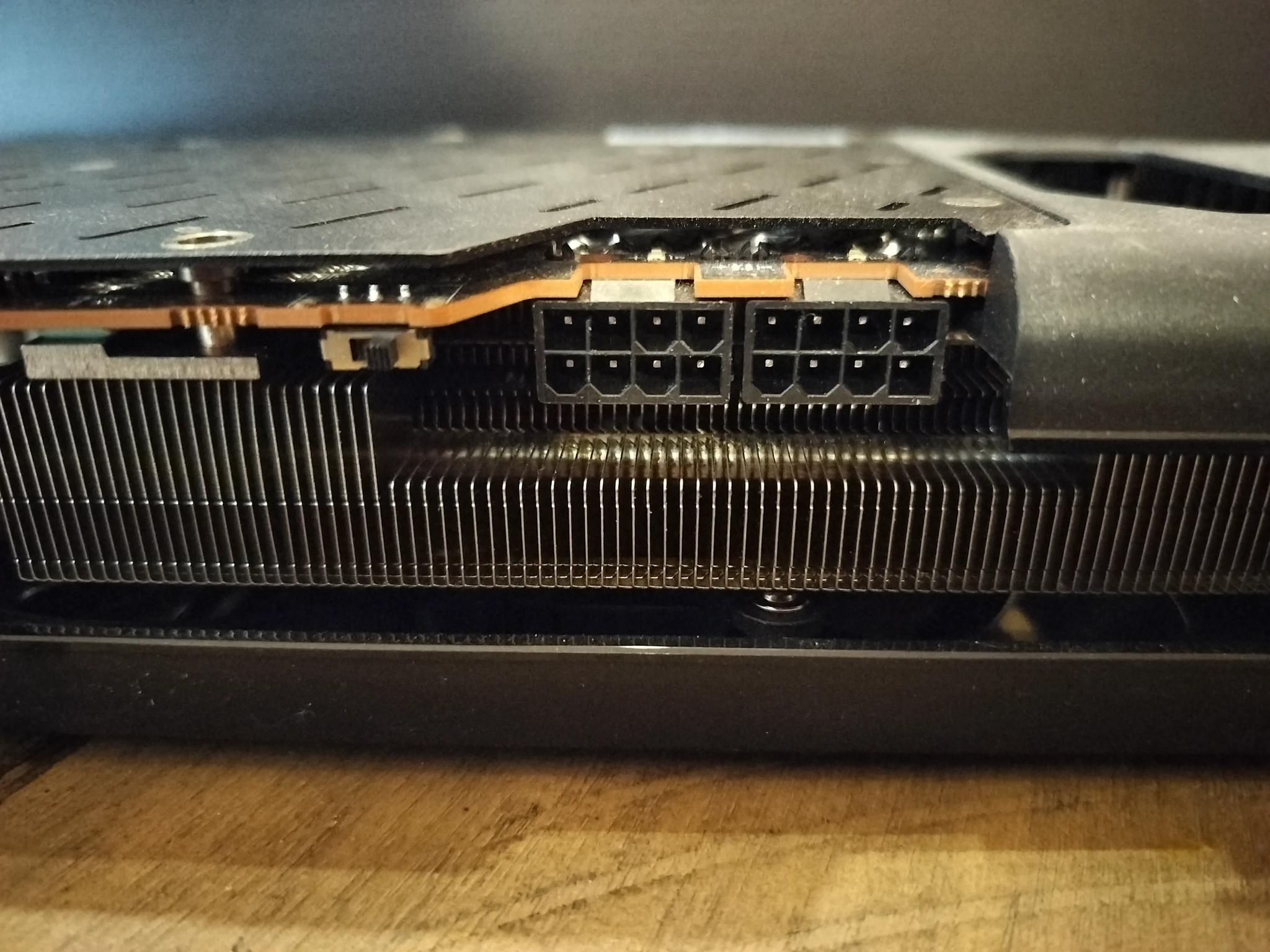 XFX SWFT 319 RX 6800 Graphics Card 16gb