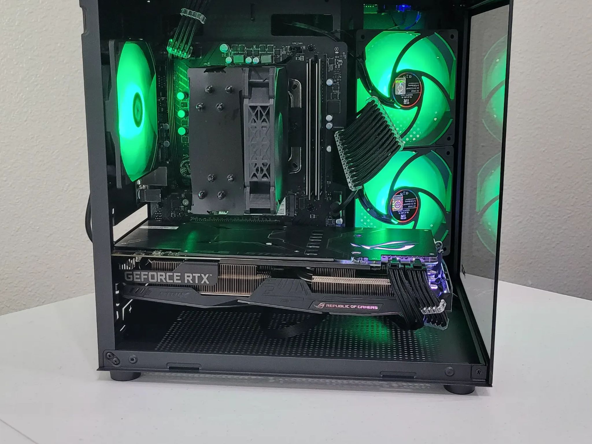 Black Gaming PC (Ryzen 5 2600X + RTX 2060 + 16GB RAM + 1TB SSD + Wifi)