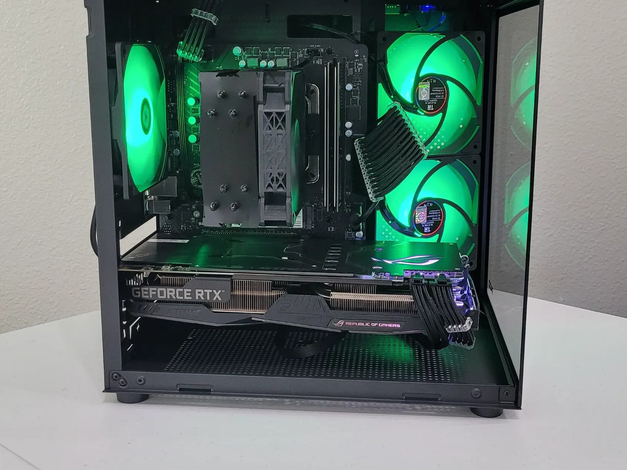 Black Gaming PC (Ryzen 5 2600X + RTX 2060 + 16GB RAM + 1TB SSD + Wifi)