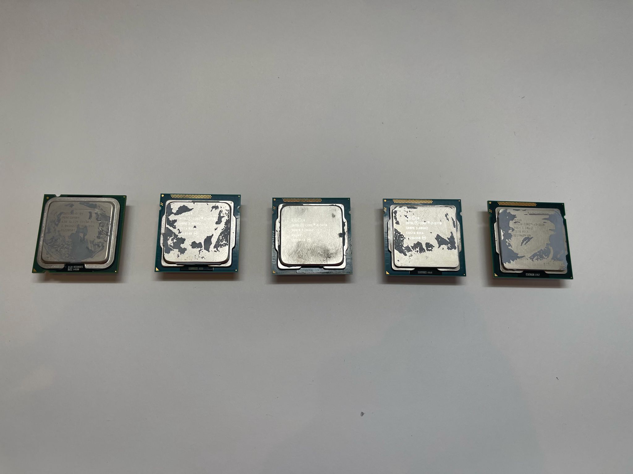 Bundle of 5 Intel CPUs