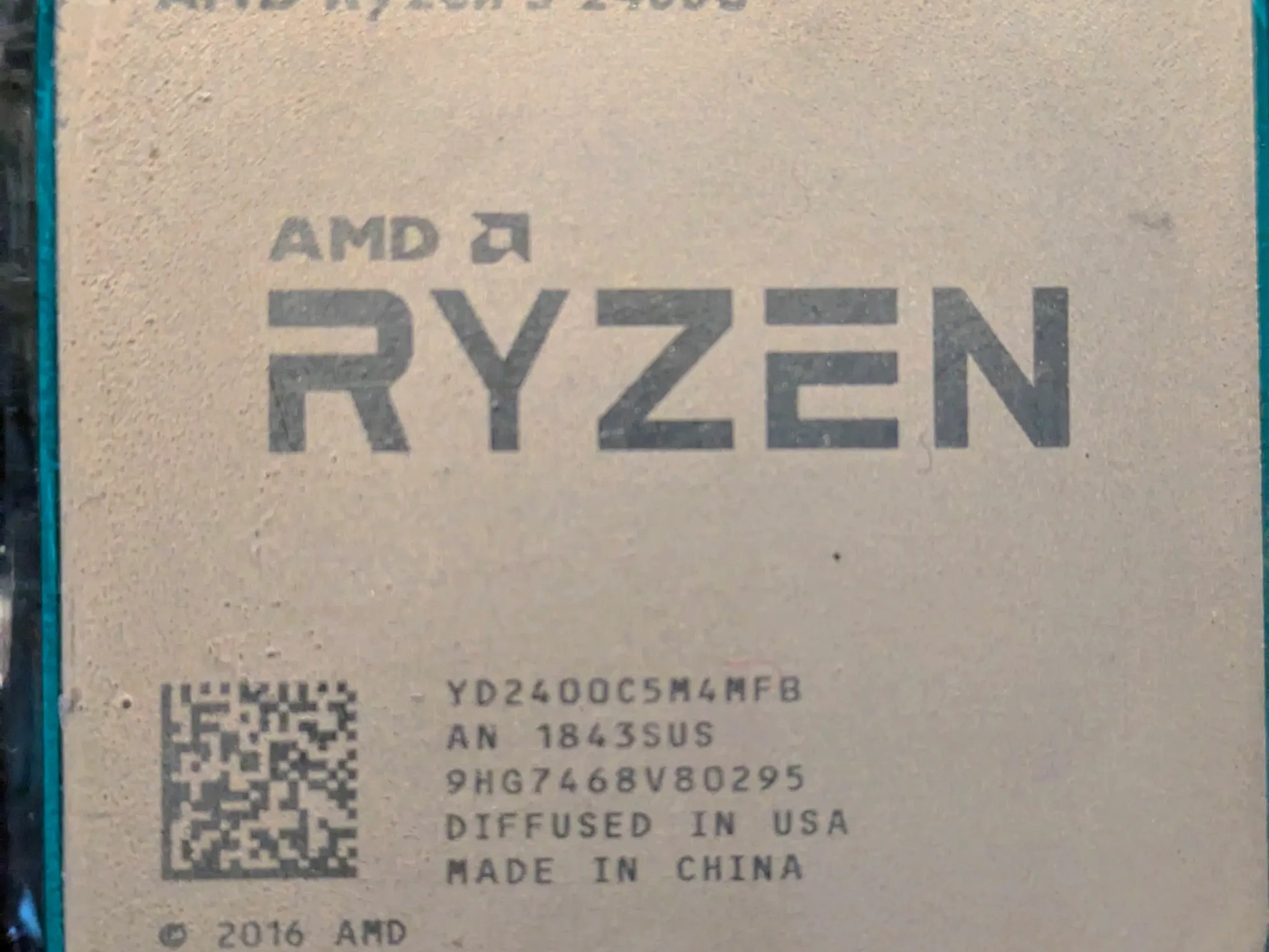 Ryzen 5 2400G w/ integrated Vega graphics