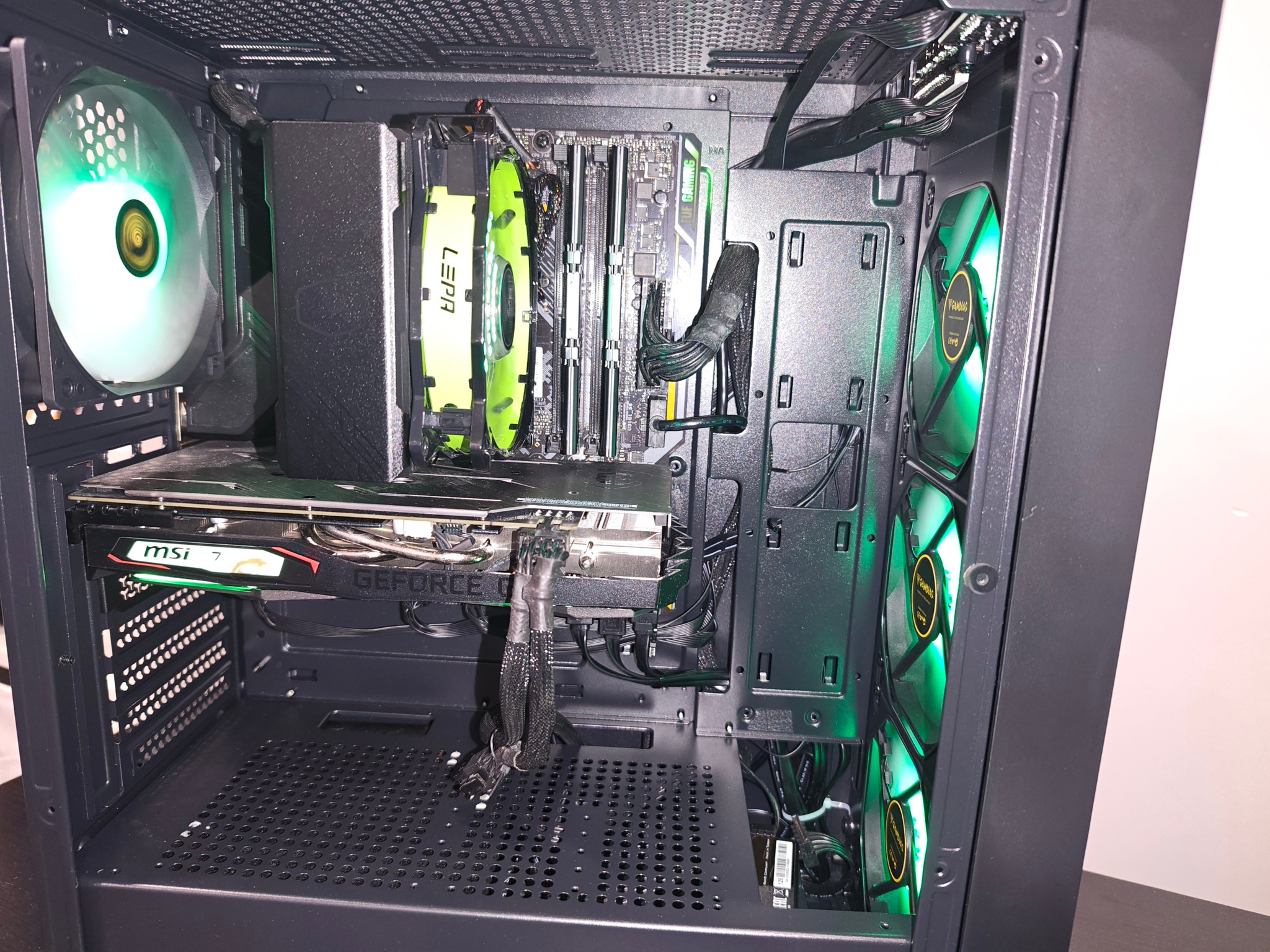 Budget Mid ranged 1080p/ 1440p gaming pc!