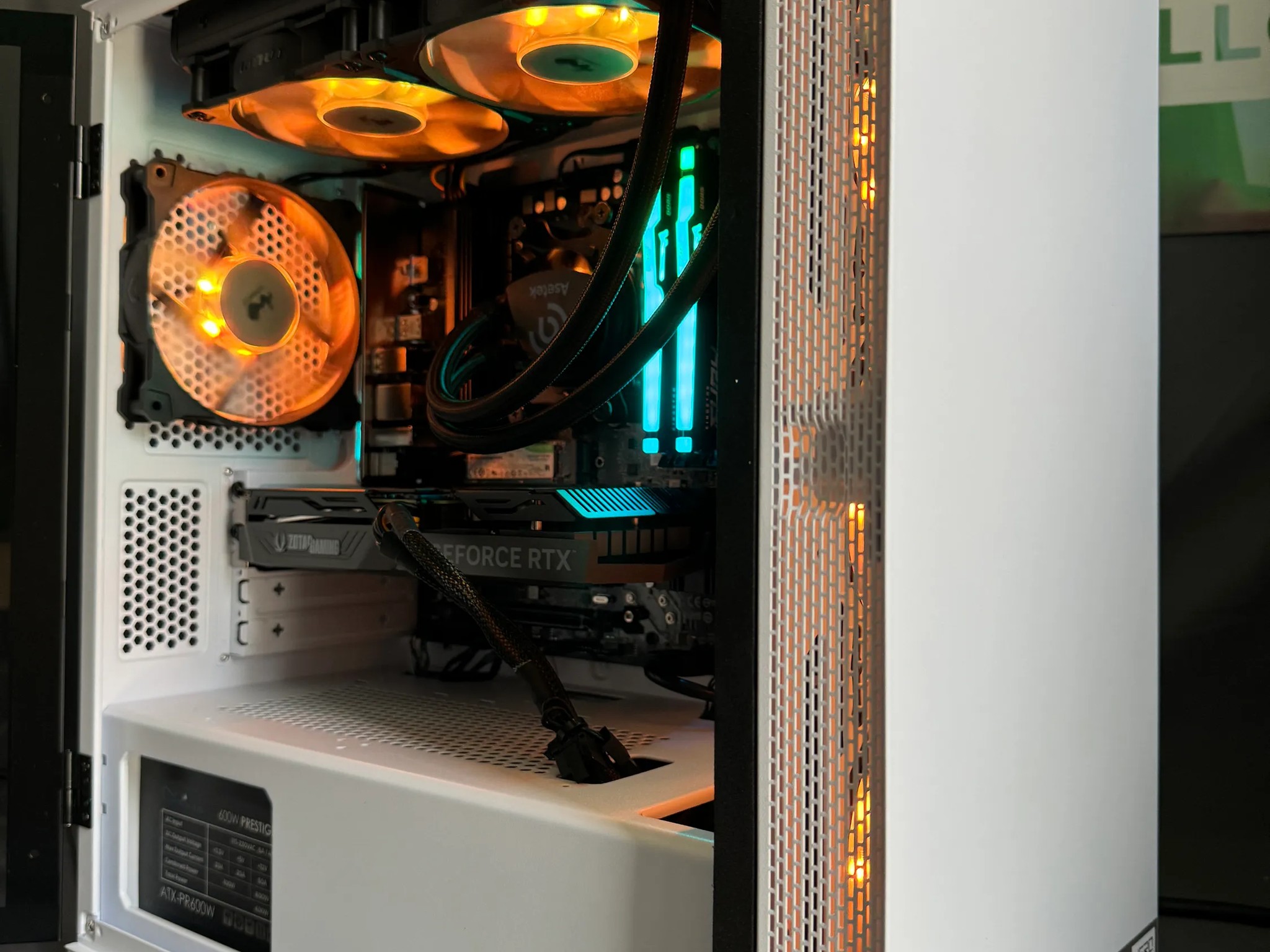 RTX 4060 Ryzen 5 7600 Gaming PC