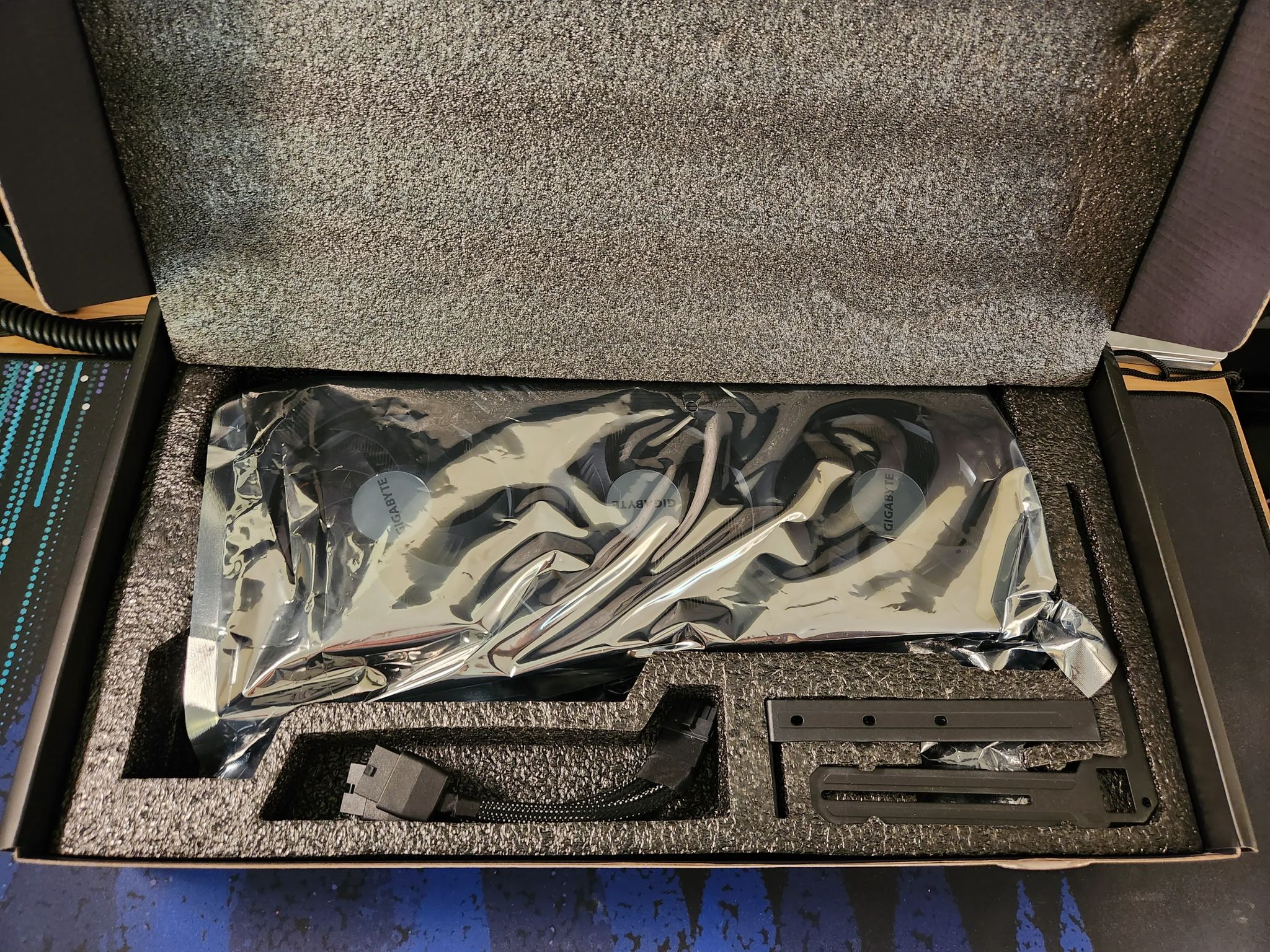 Gigabyte Gaming OC GeForce RTX 4070 Ti 12GB