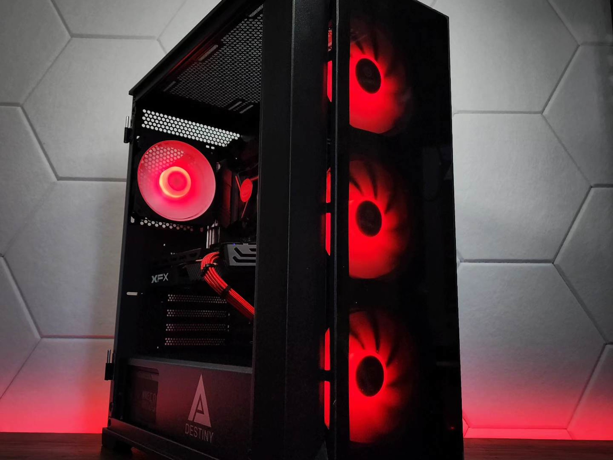 ❤️🖤❤️ RX 580 8GB // Core i3 10100F // 16GB 3600MHz // 500GB NVMe Gen4