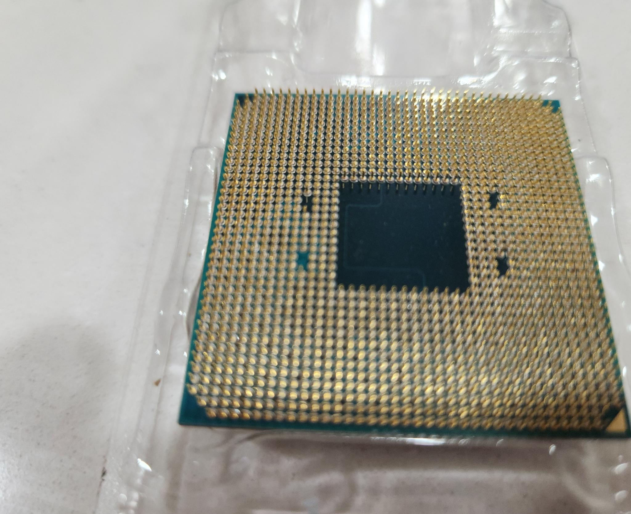 AMD ATHLON 200GE