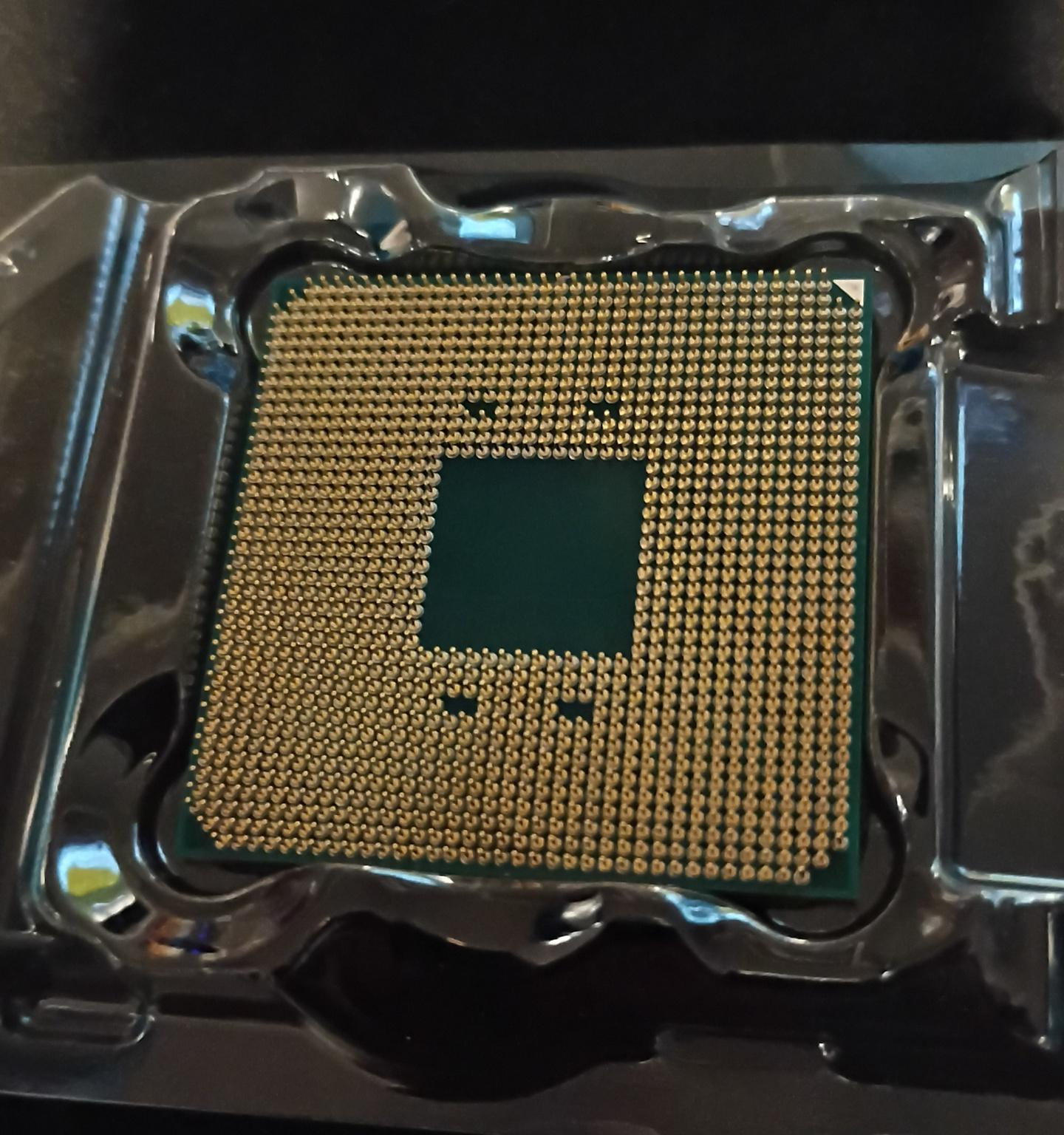 AMD Ryzen 7 3700X